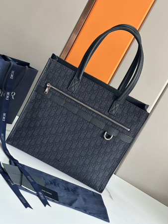D*or safari tote bag black D*or oblique jacquard and grained calfskin 15.5 x 14 x 4.5 inches