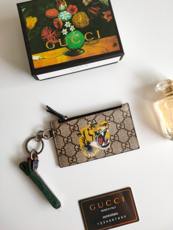 G*u*i gg card case wallet