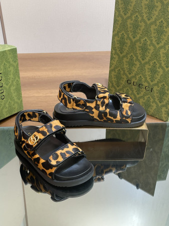 ua G*u*i women's double g sandal