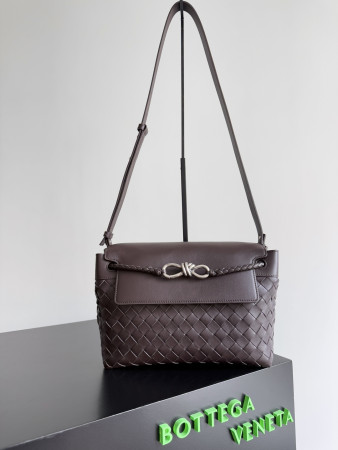 bo*te*ga Ve*ne*ta small andiamo messenger 29x20x13cm