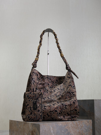 Y*L amalia (silk twill) 42x50x1cm