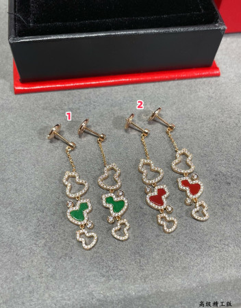 Qeelin Agate Triple Gourd Stud Earrings