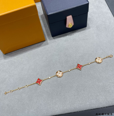 l0*is vuitto large with red agate and Di*m*nds four-flower bracelet