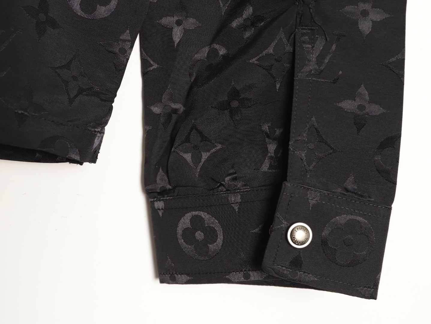 l0*is V*t0n 25fw coats