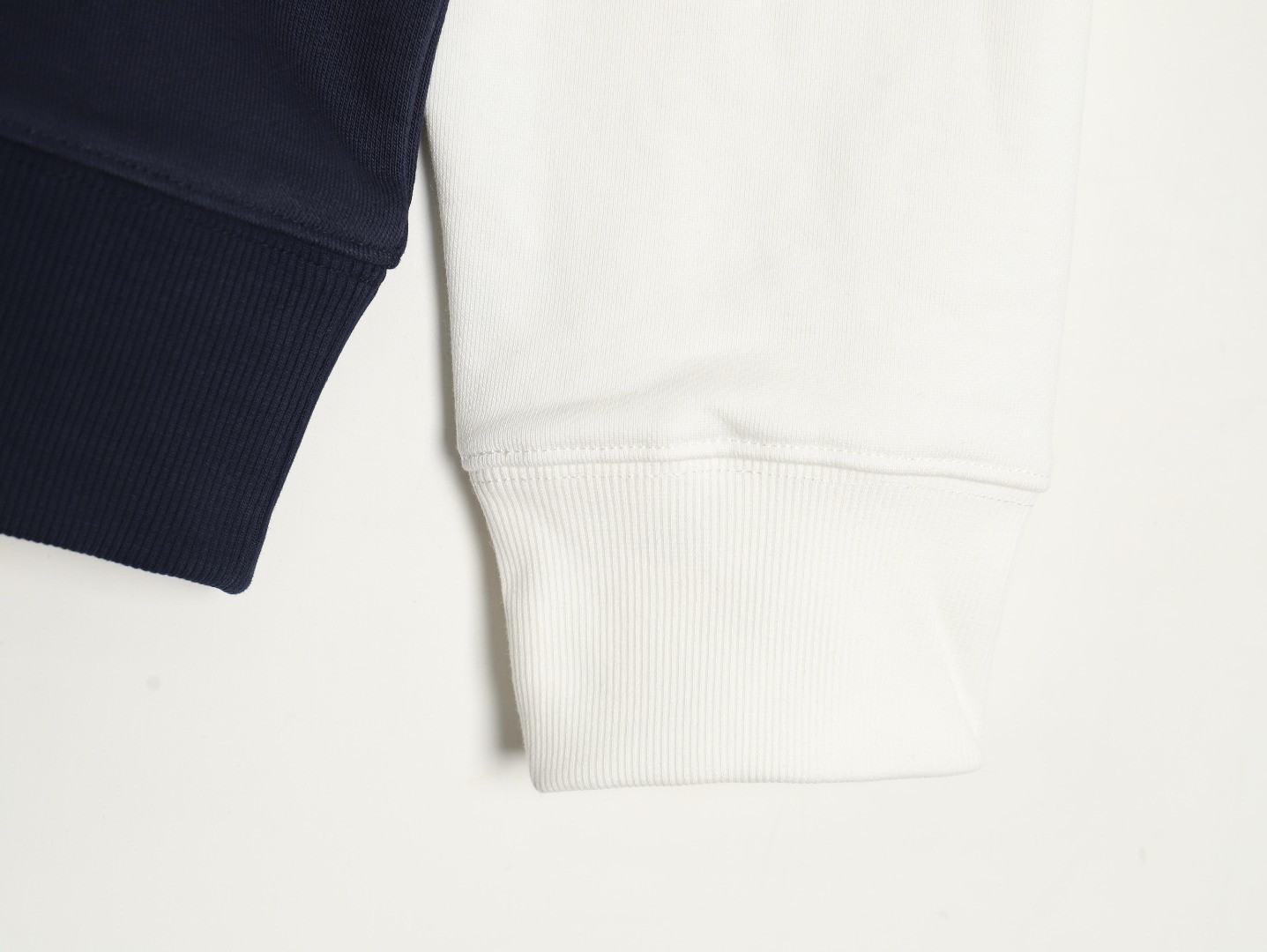 G*u*i 24fw hoodies