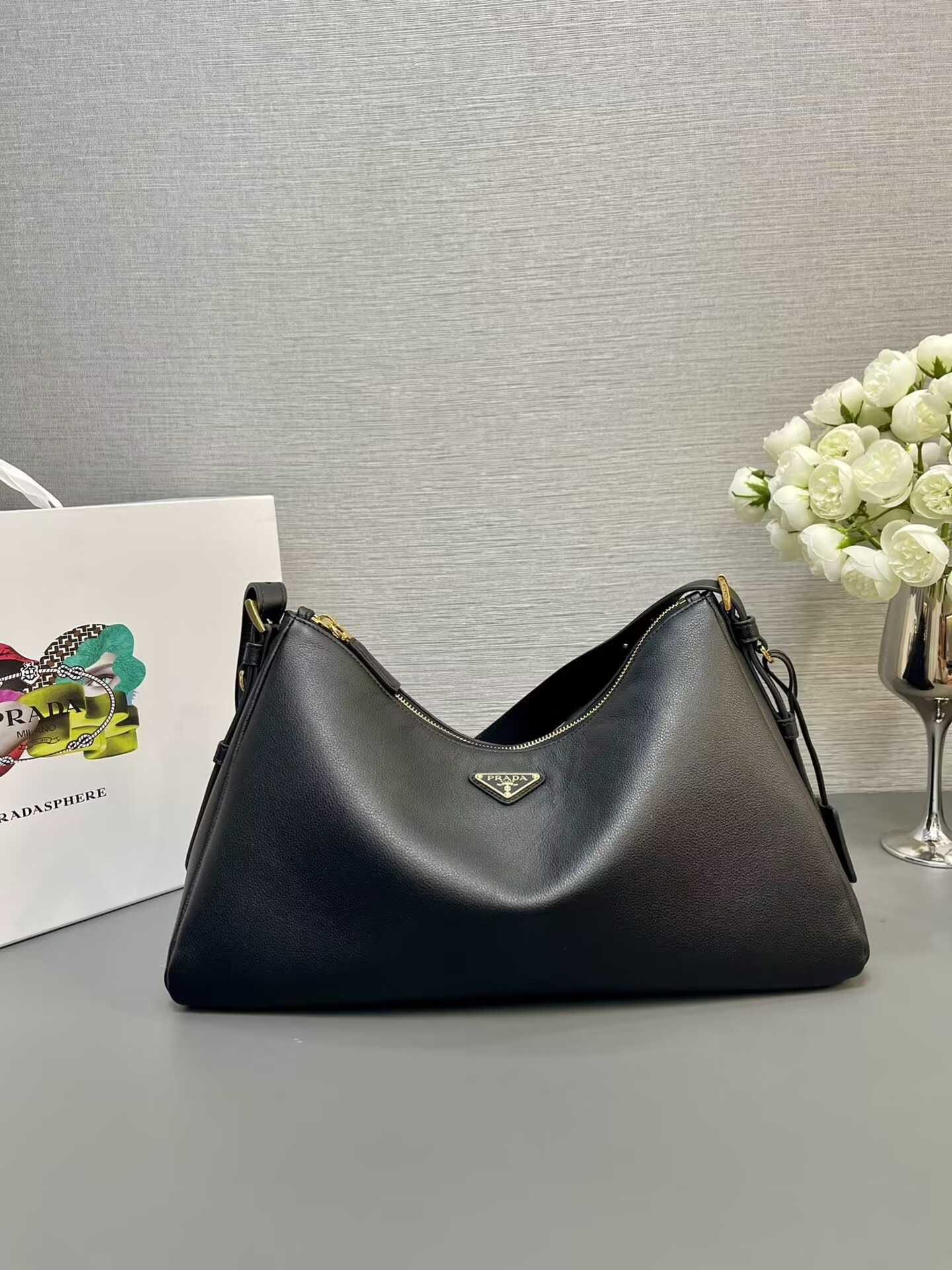 Pra*a aimée large leather shoulder bag 39x23x12cm