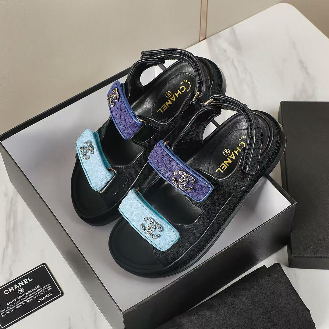 ua Ch*el sandals