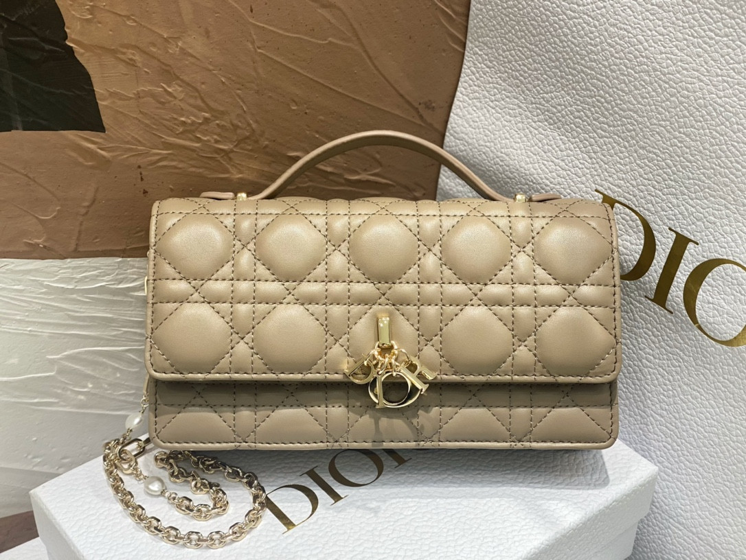miss D*or mini handbag beige cannage woven pattern lambskin s0980onmj_m52u 21 x 11.5 x 4.5 cm