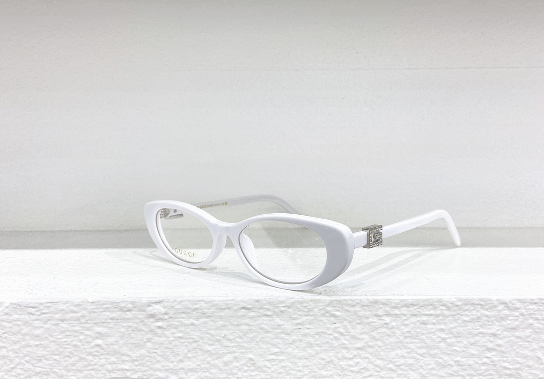 G*u*i glasses gg 1680s 52-17-140