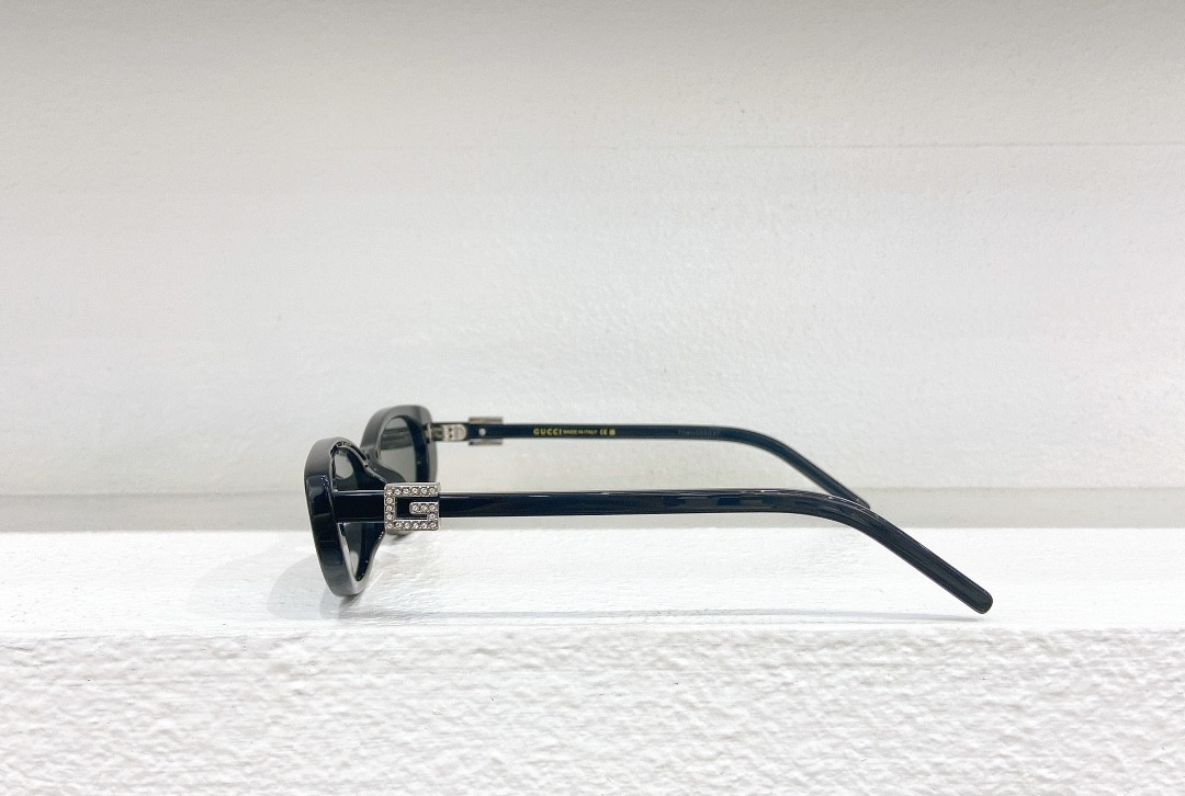 G*u*i glasses gg 1680s 52-17-140