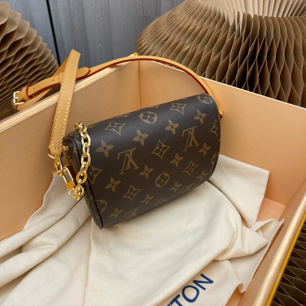 LV M82335 Mini Bumbag 6.7 x 4.7 x 3.7 inches