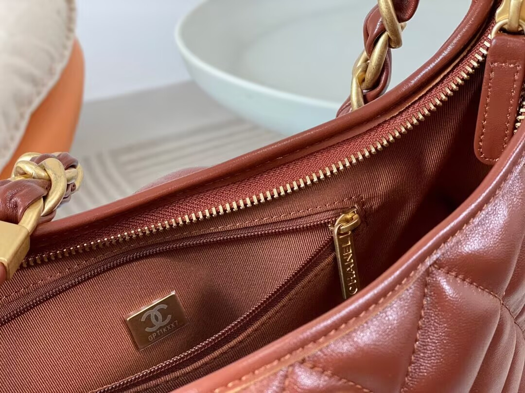 Ch*el hobo bag   30×28×11cm