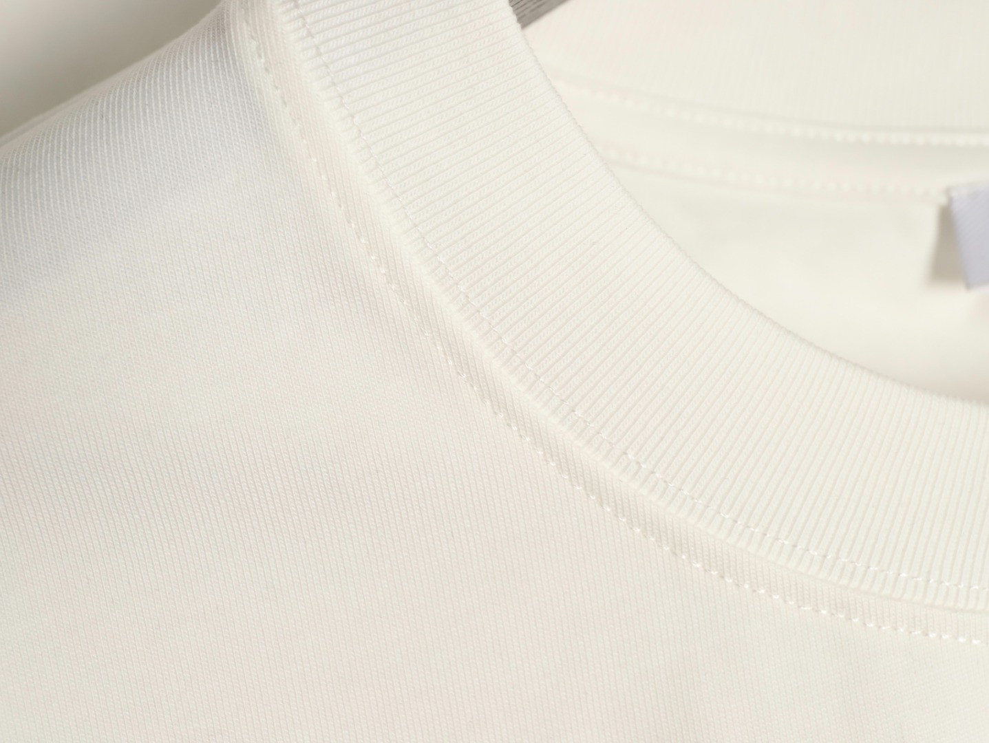 B**rry 25ss long-sleeved t-shirt