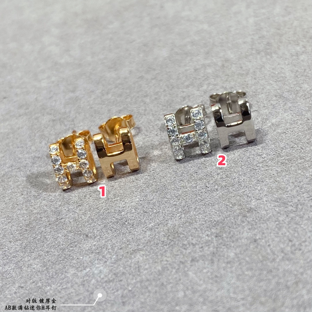H**me5 ab style fully di*m*nd-encrusted h stud earrings