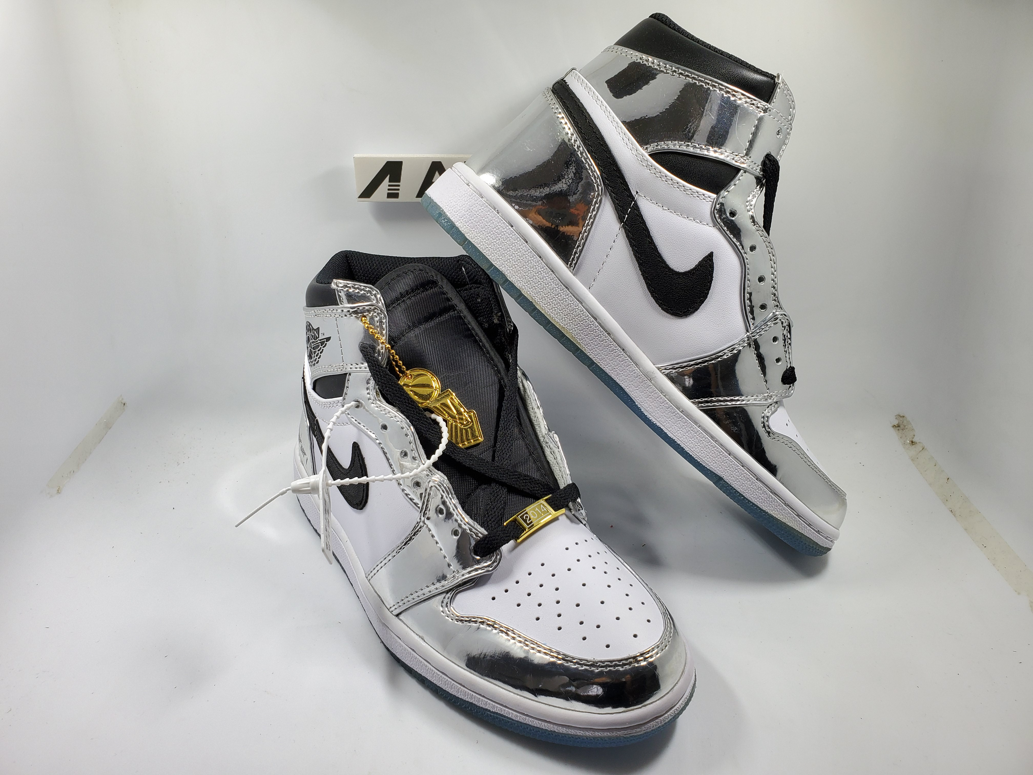 Air Jordan 1 Retro High Think 16 (Pass the Torch)