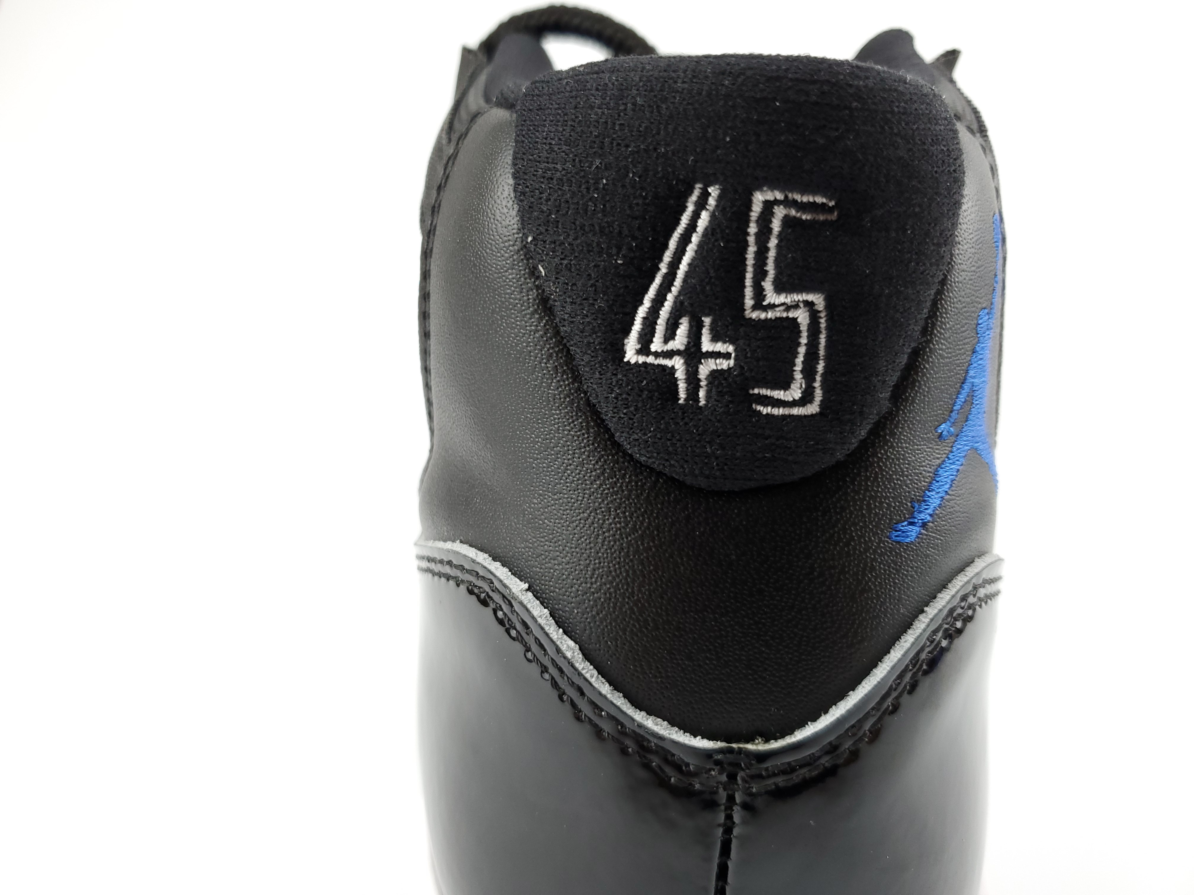 Jordan 11 Retro Space Jam (2016)