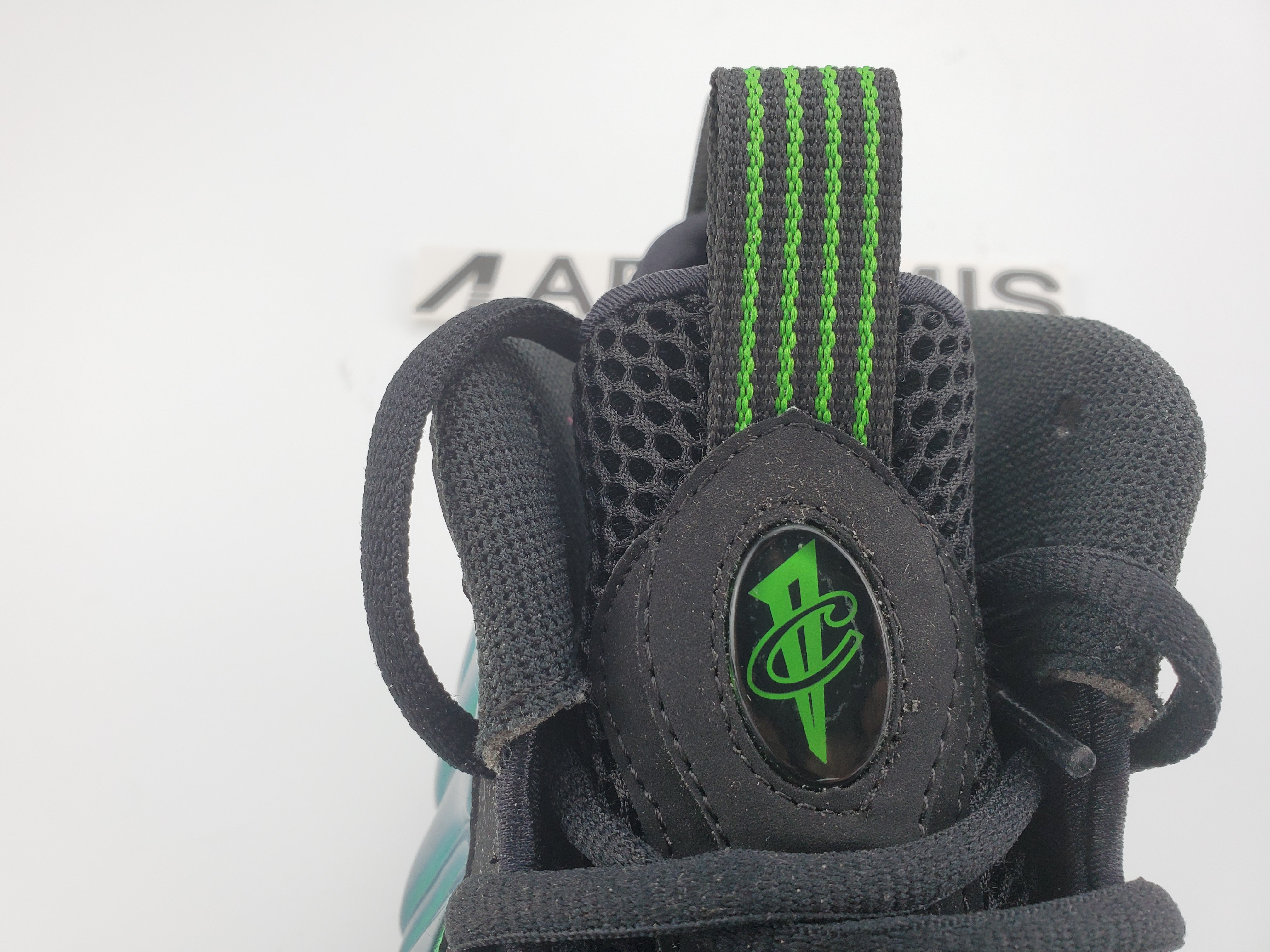 Nike Air Foamposite One "Metallic Green"
