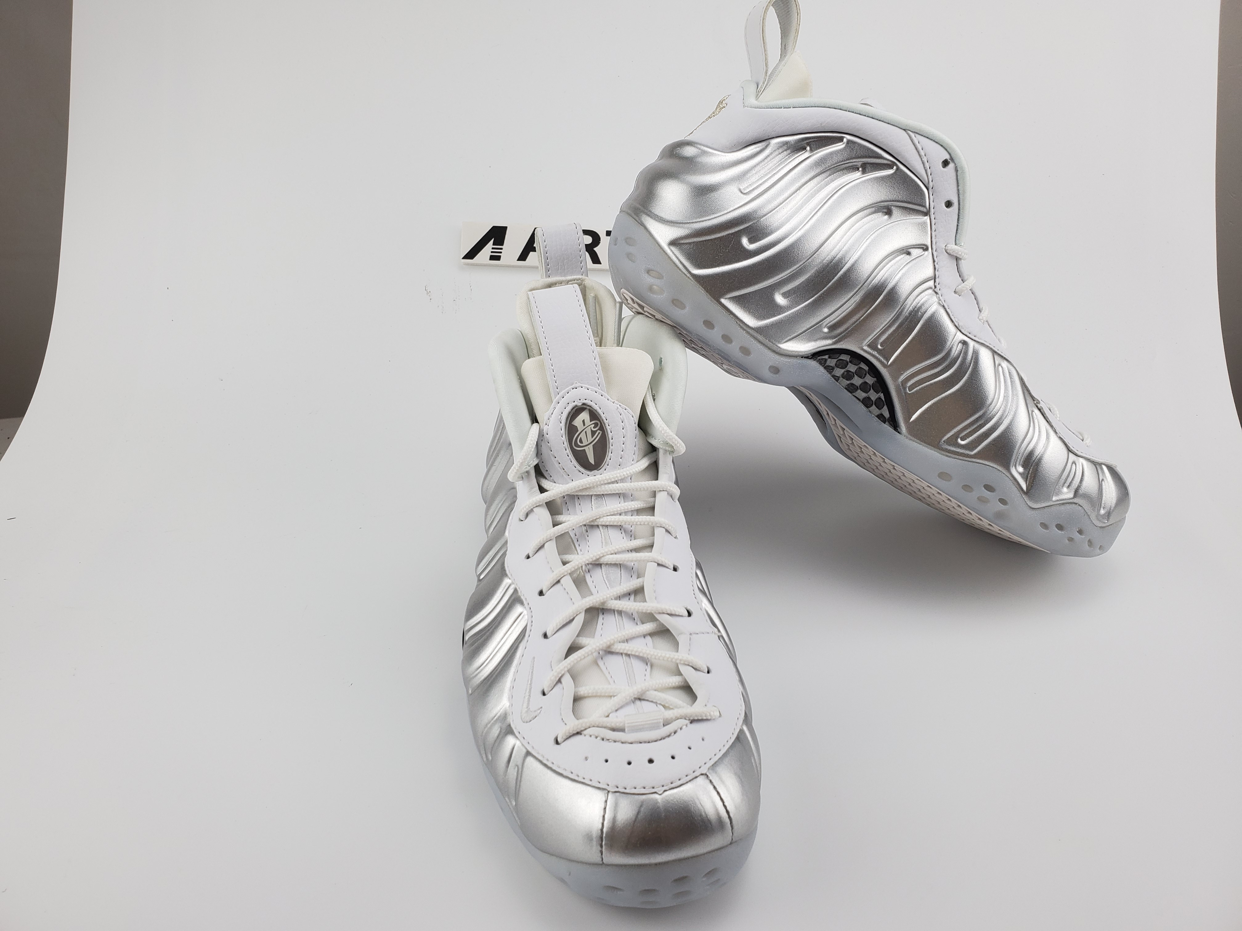 air foamposite one Ch*0me white