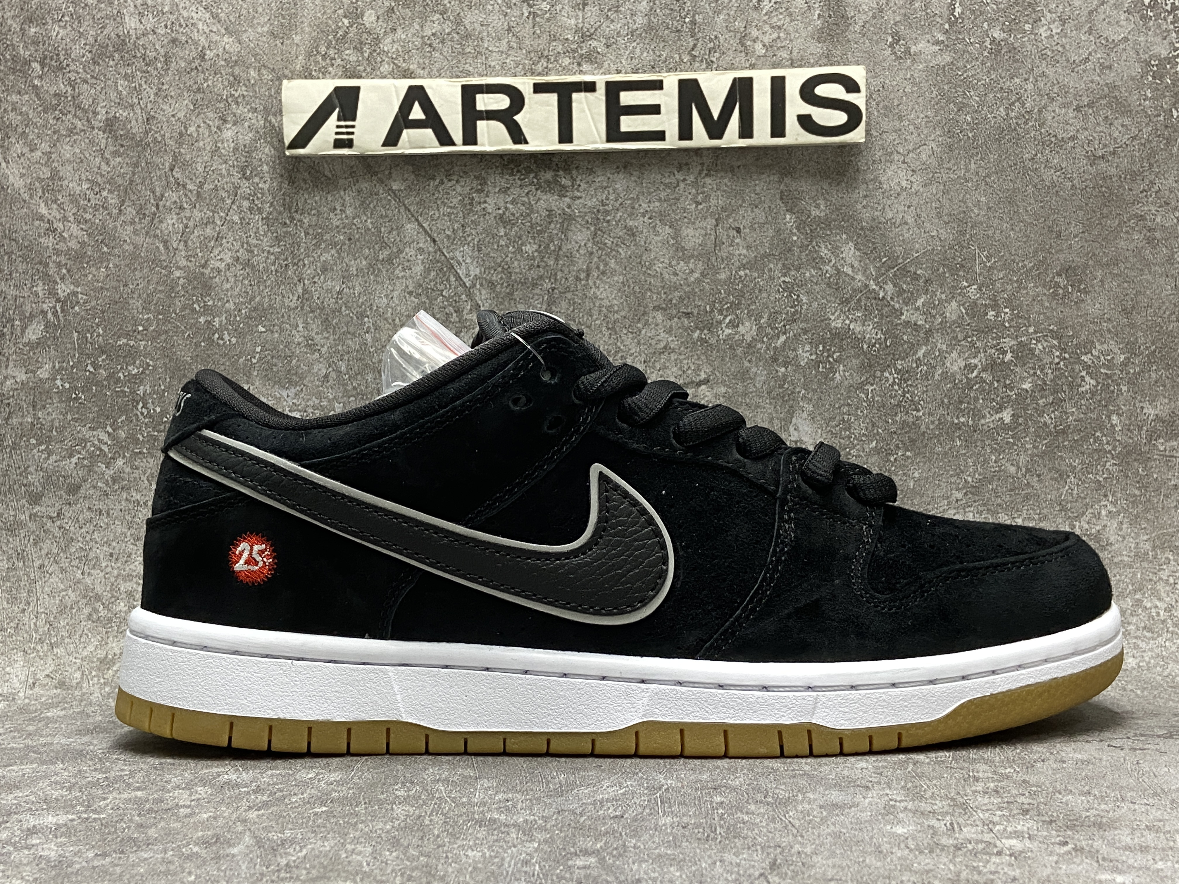 Nike SB Dunk Low Quartersnacks