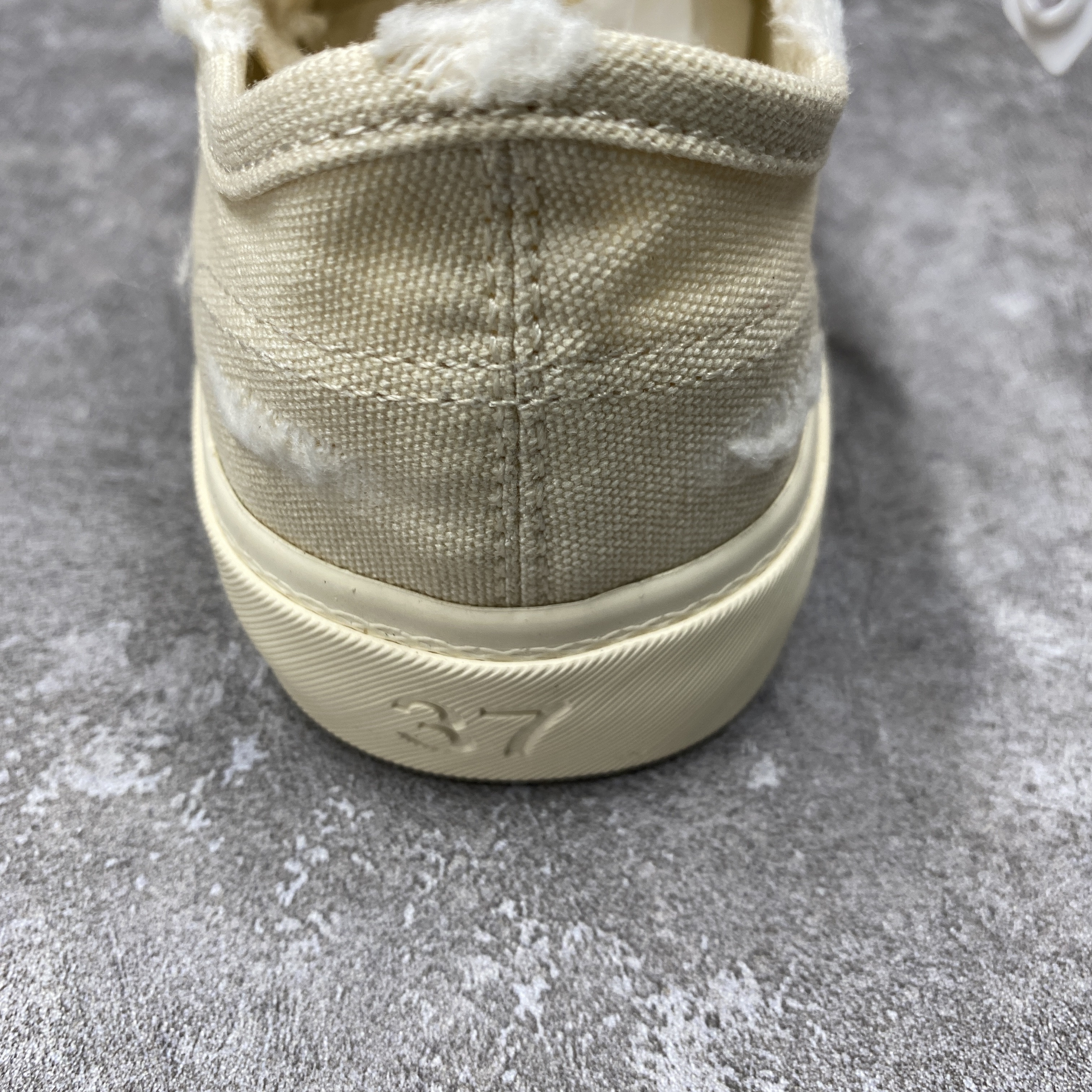 PARIS LOW TOP SNEAKER IN WHITE