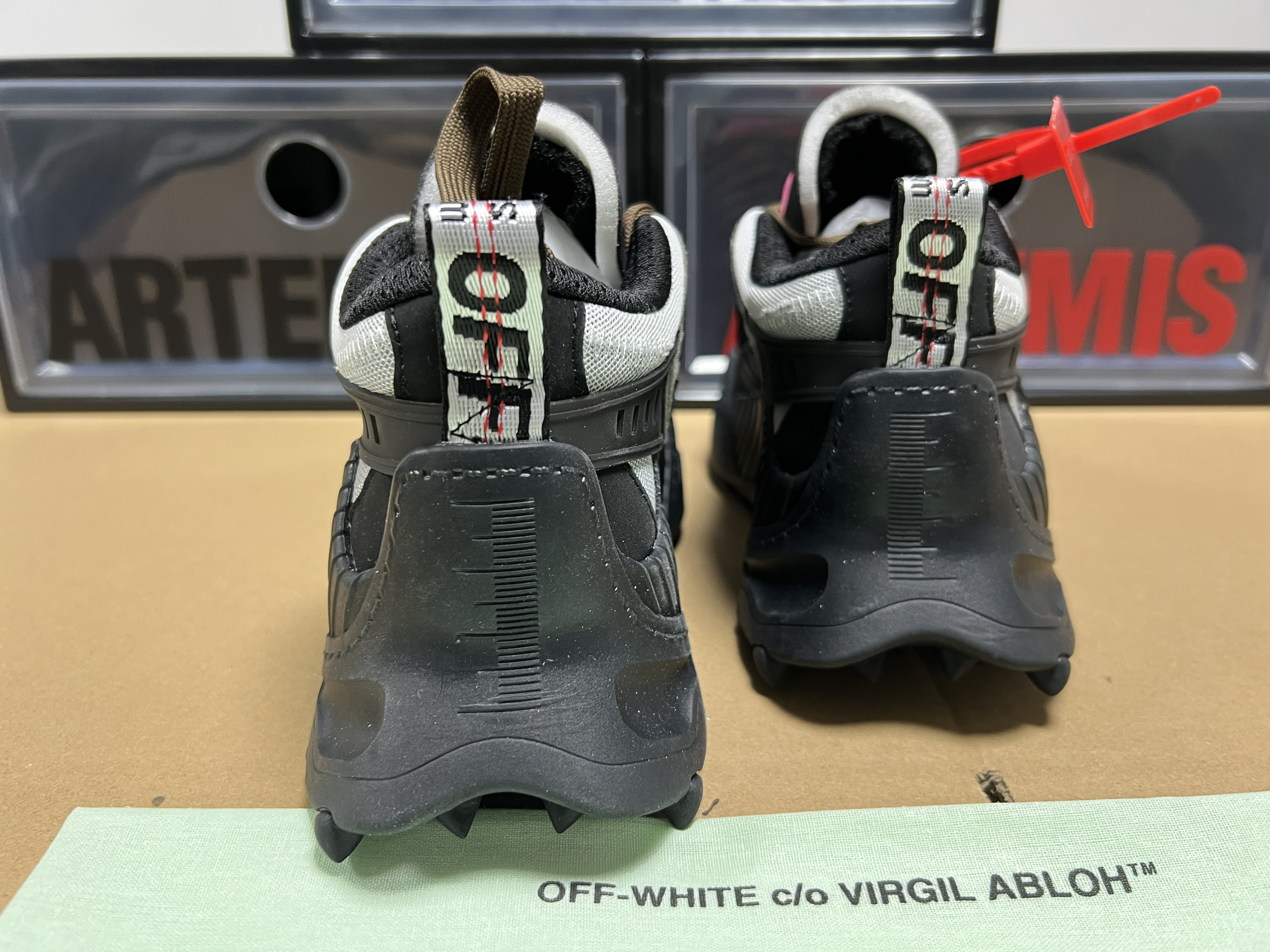Off-White Odsy-1000 Black