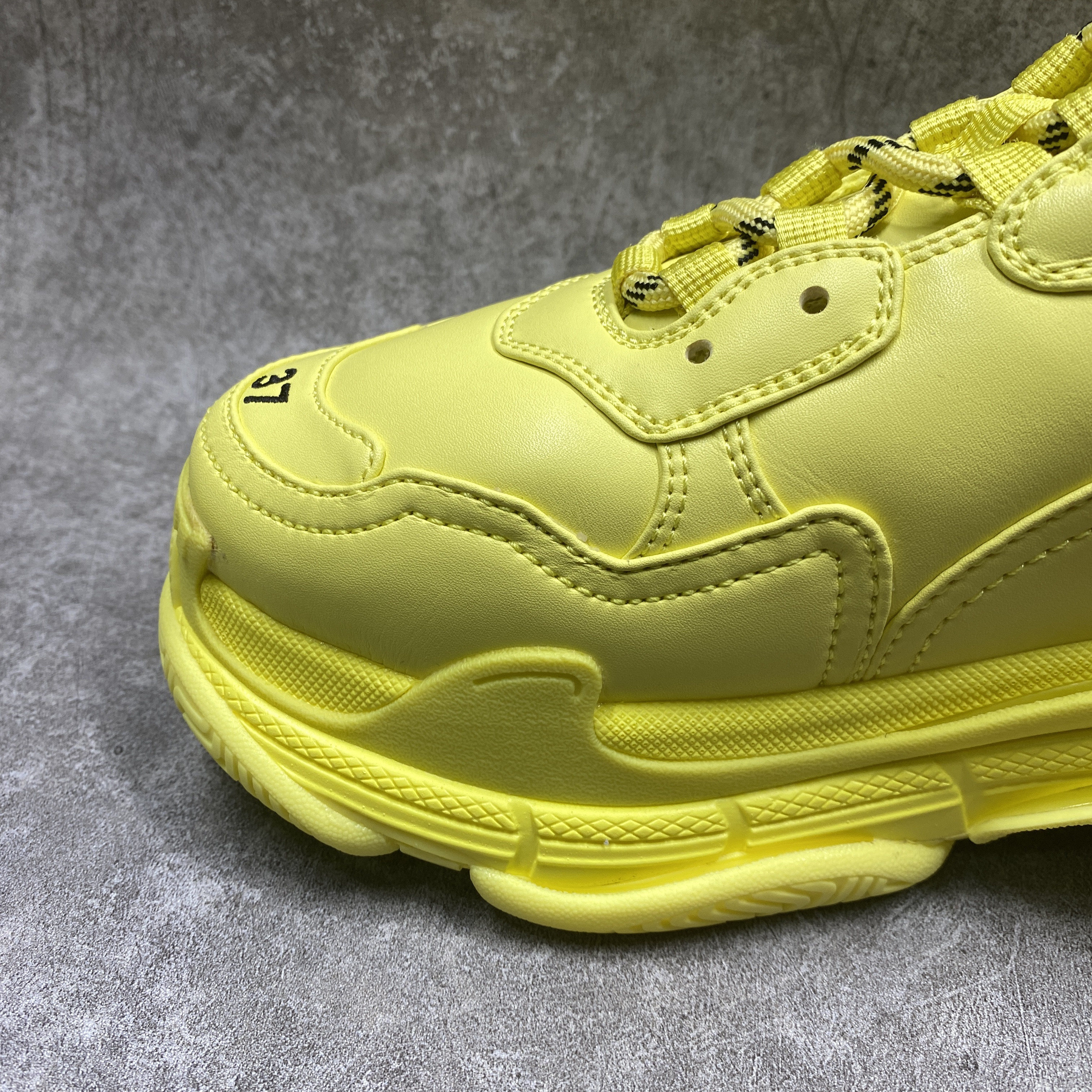 Balenciga Triple S Light Yellow