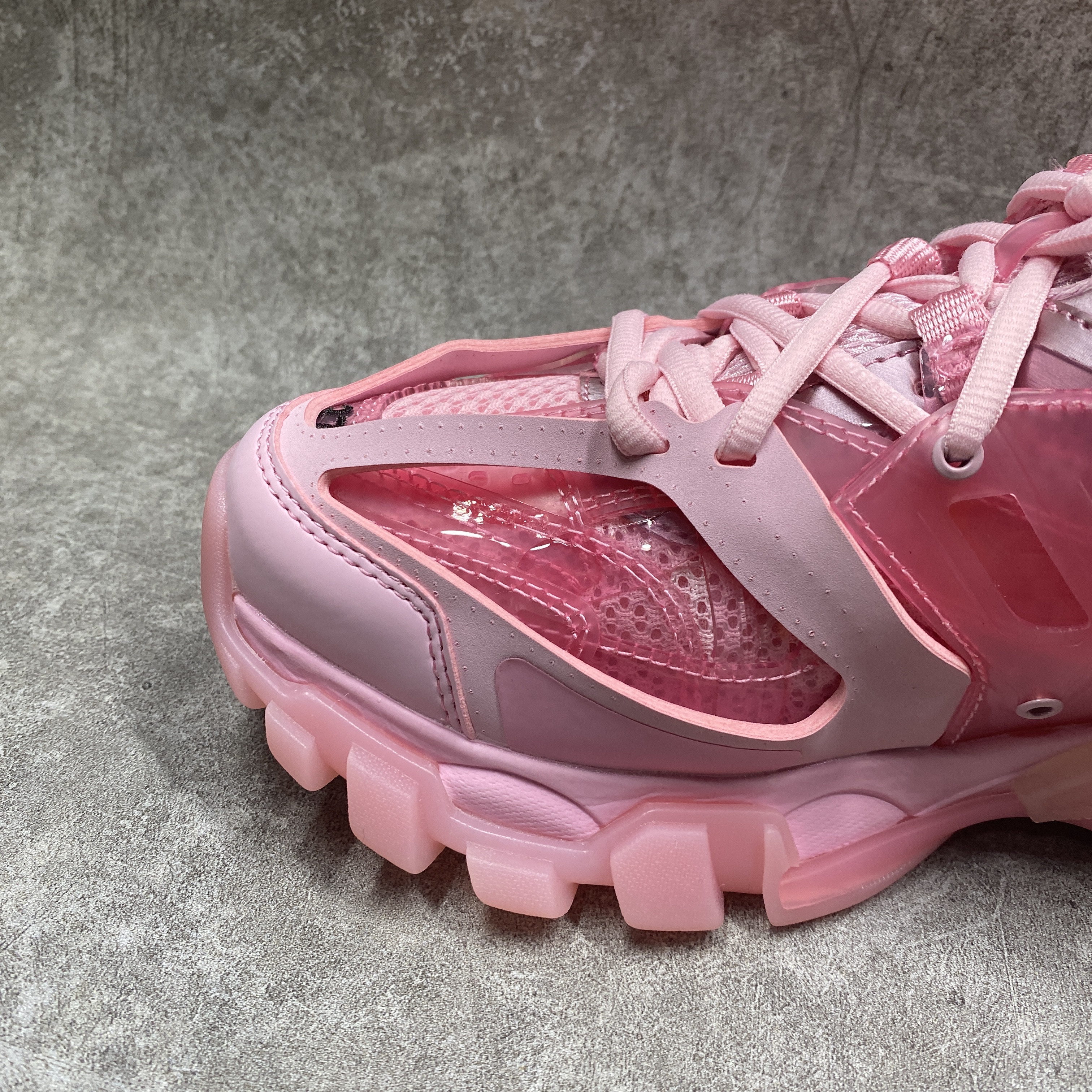 Balenciga Wmns Track Sneaker 