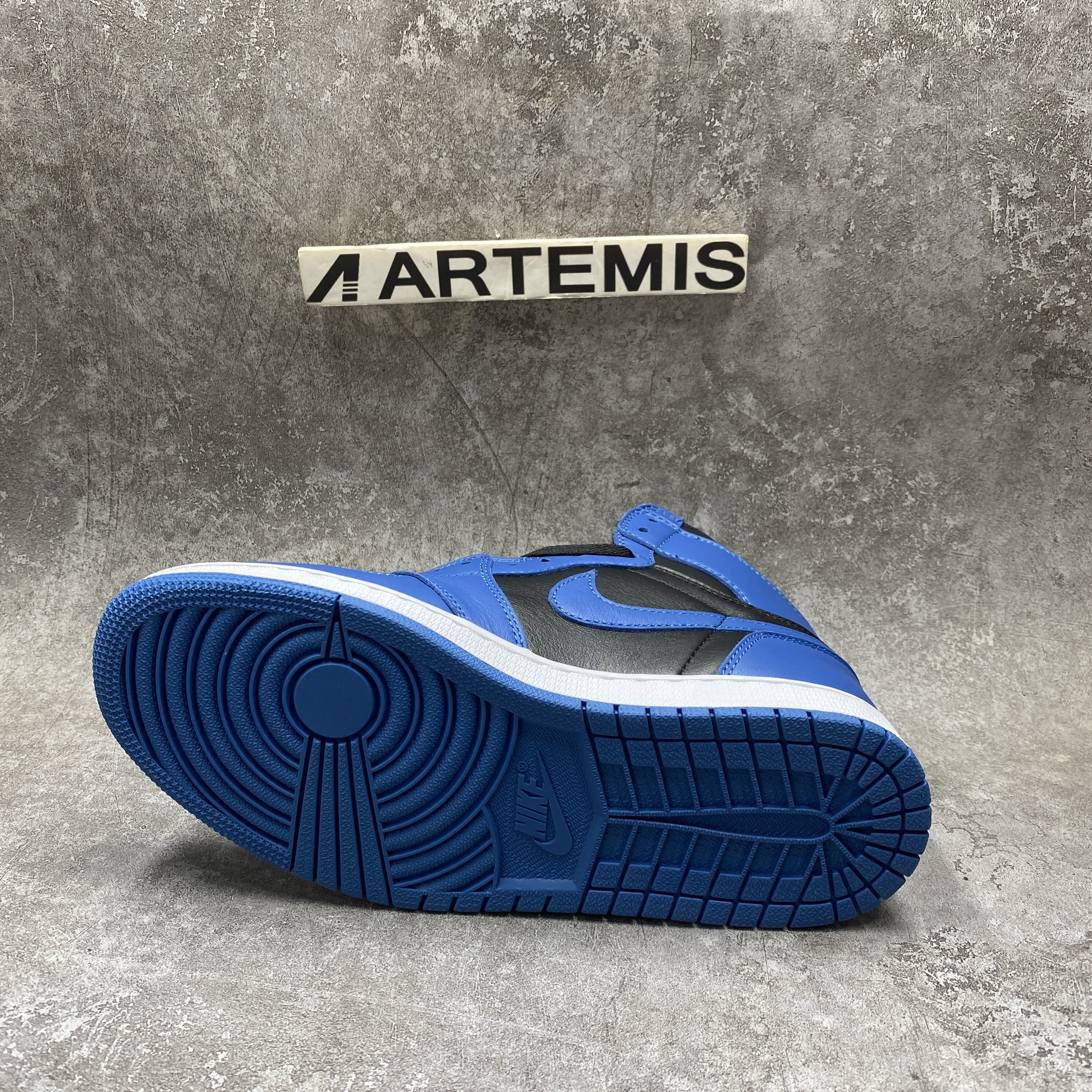 Air Jordan 1 Retro High OG Dark Marina Blue
