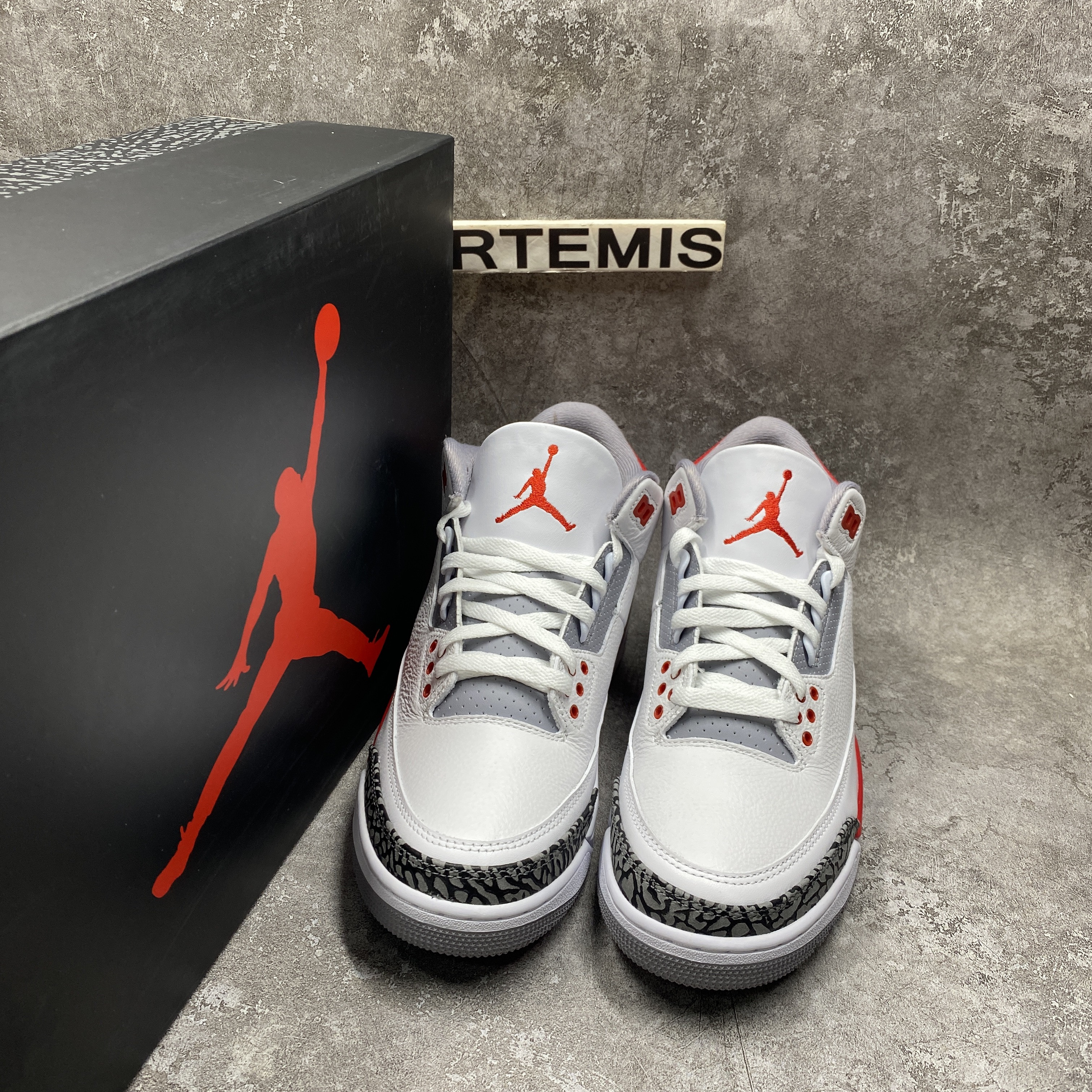 Air Jordan 3 OG “Fire Red” 2022
