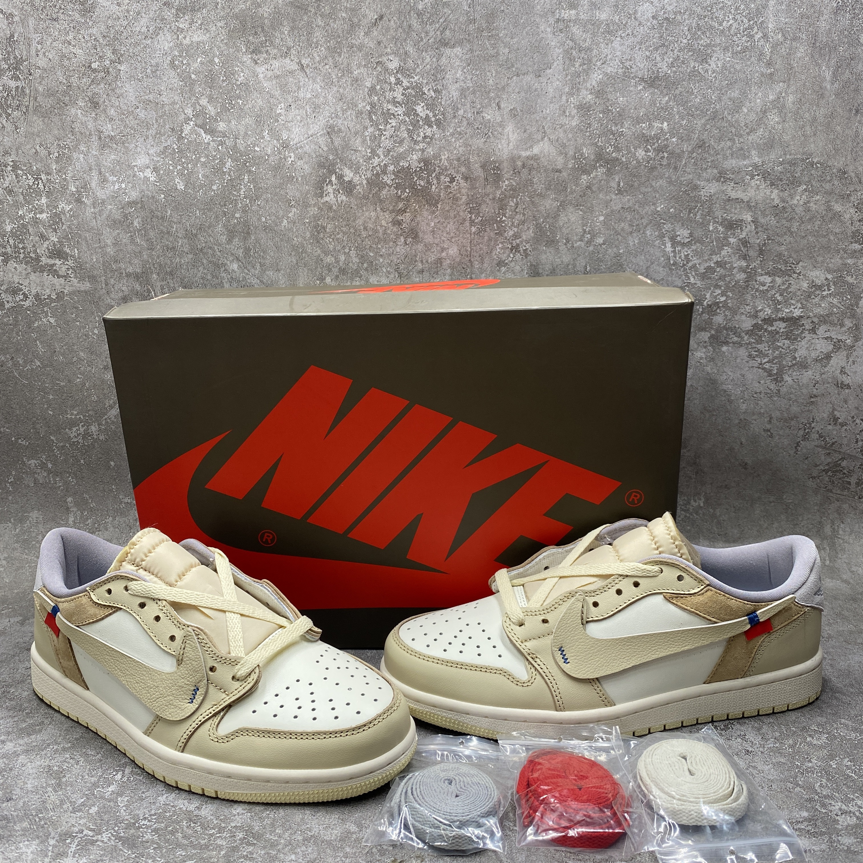 Off-White x Nike Air Jordan 1 Low
