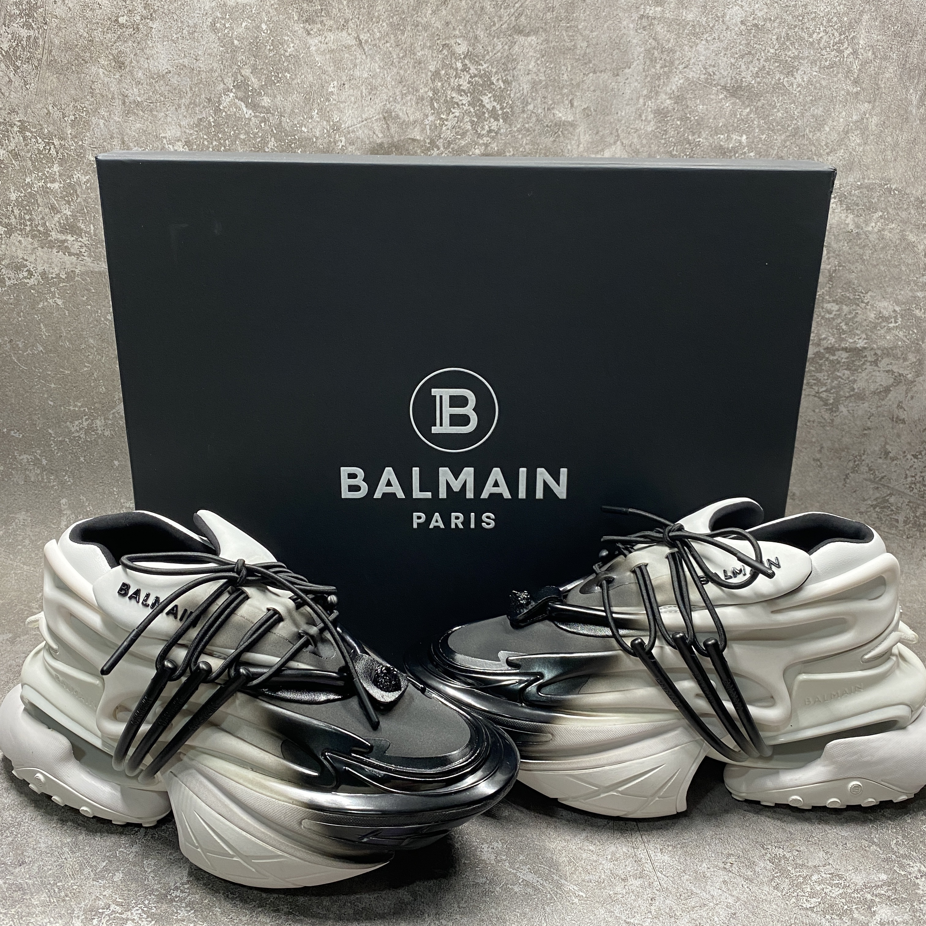 Balmain Unicorn Low White Black Gradient