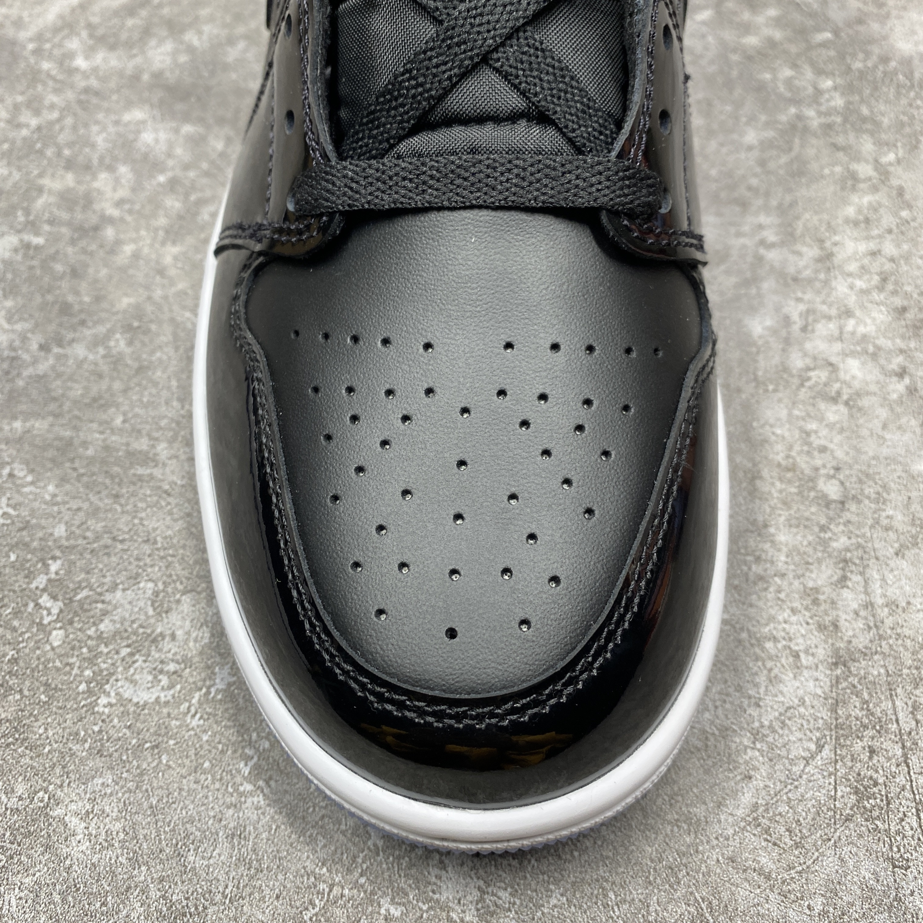 Air Jordan 1 Mid SE Space Jam
