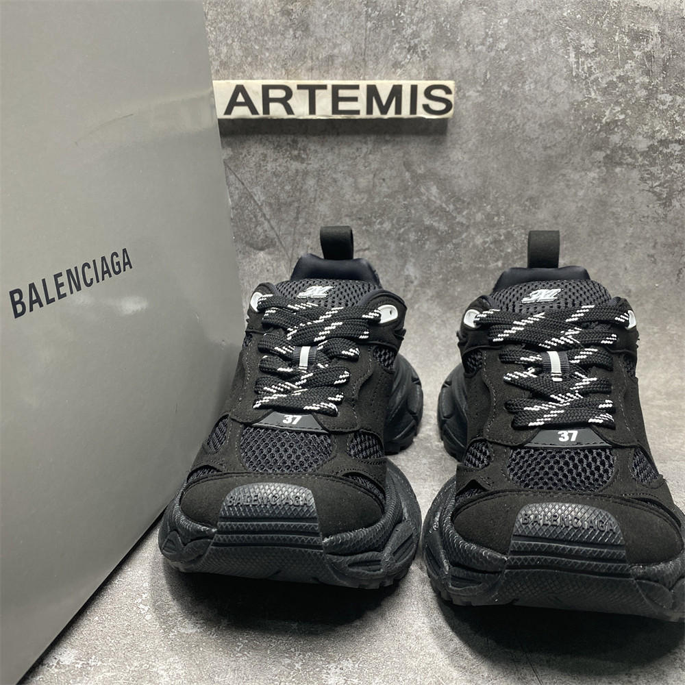 Balenciga  3XL SUEDE BLACK