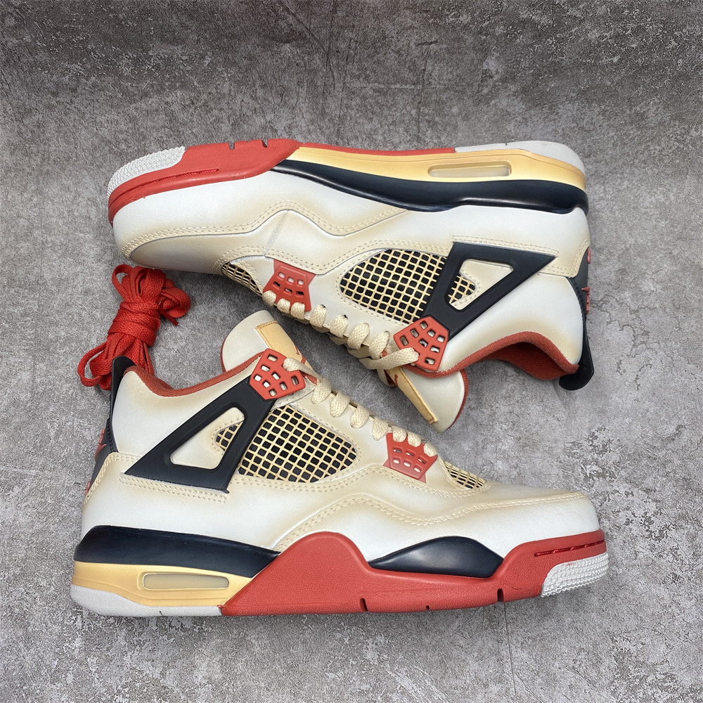 AIR JORDAN 4 RETRO