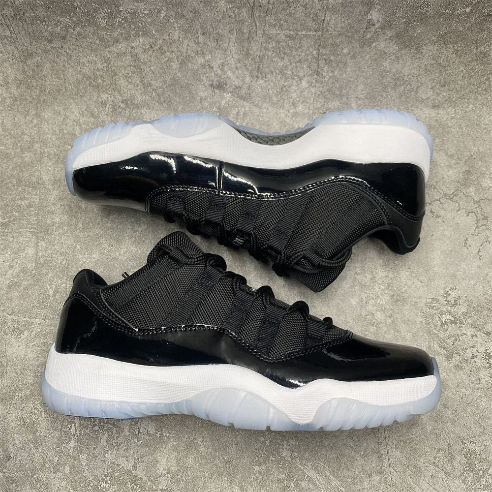 AIR JORDAN 11 RETRO LOW 