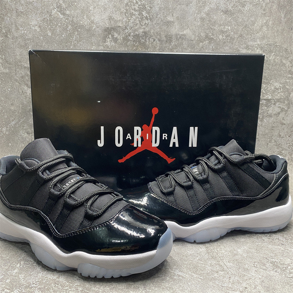AIR JORDAN 11 RETRO LOW 