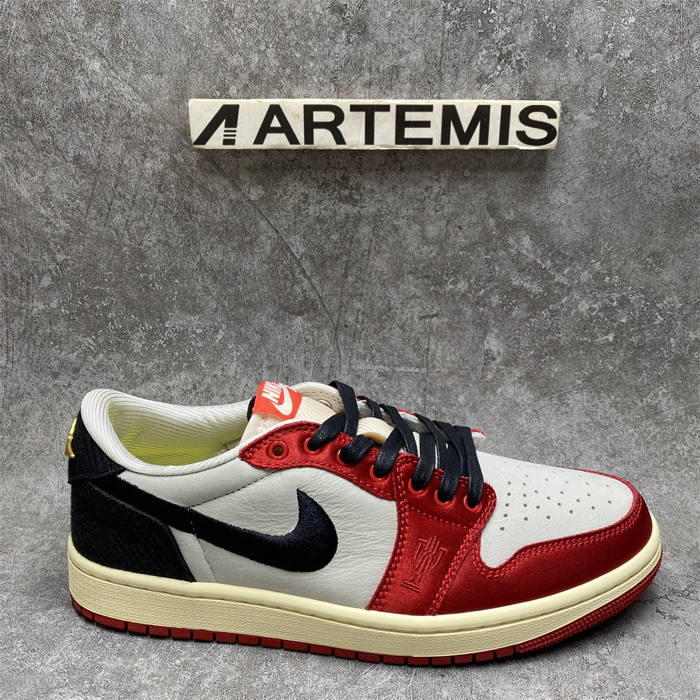 Air Jordan1 Retro Low OG Trophy Room Away