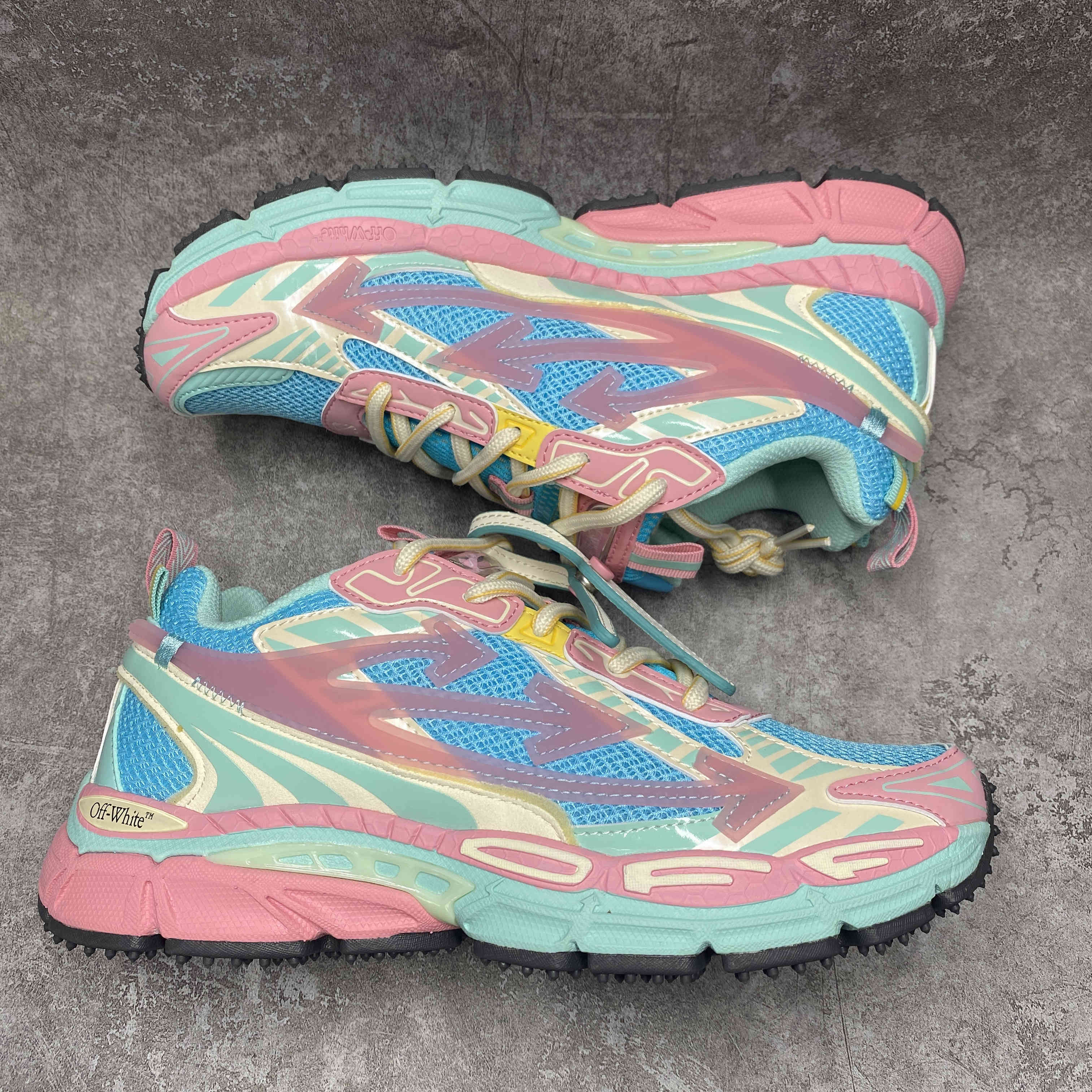 UA Off-White "BE RIGHT BACK"