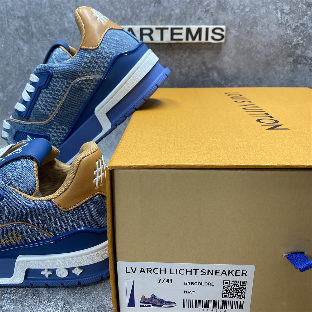 UA LV Trainer Sneaker