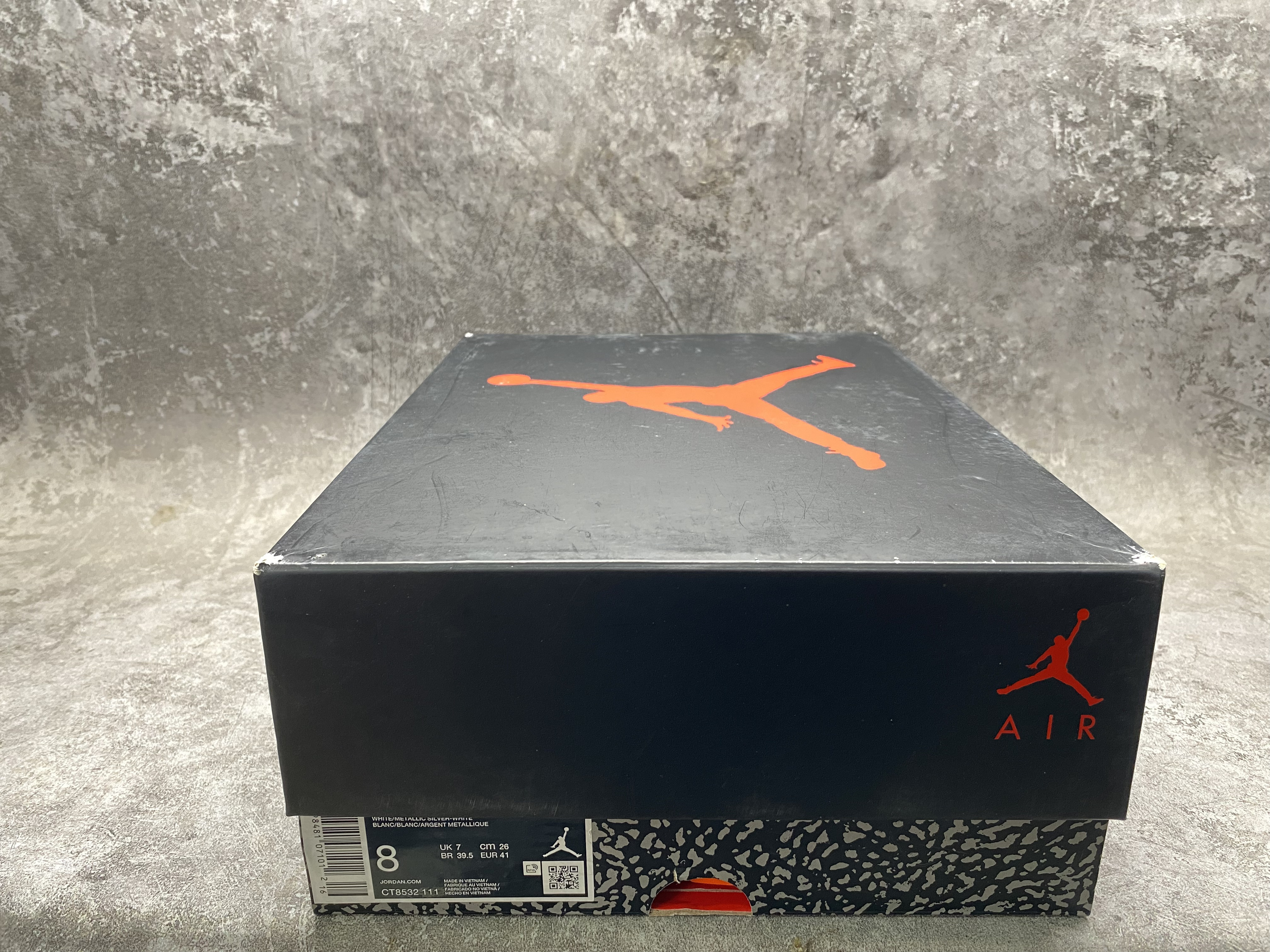 UA Air Jordan 3 Retro