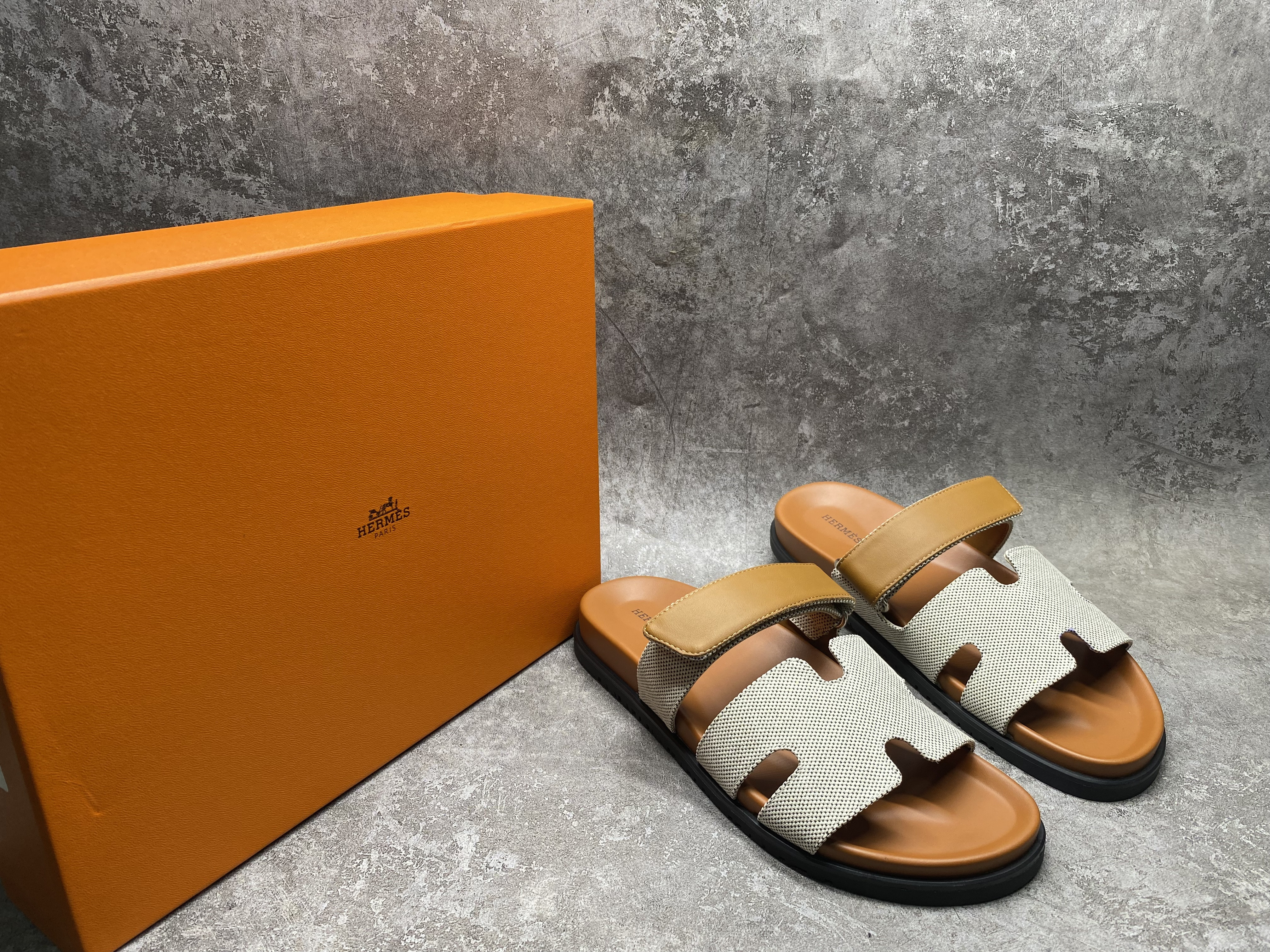 ua H**me5 chypre sandal