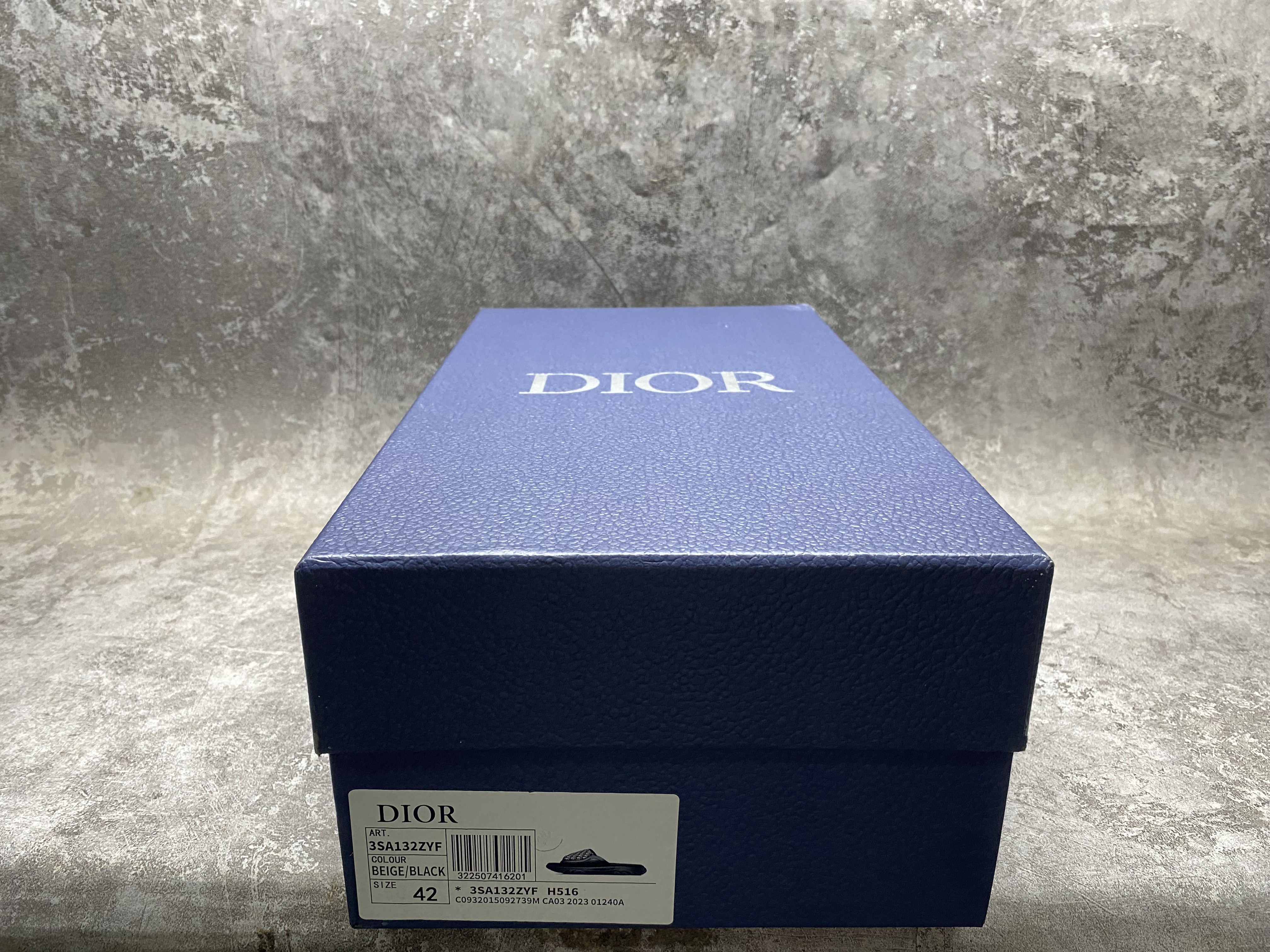 ua D*or sandal