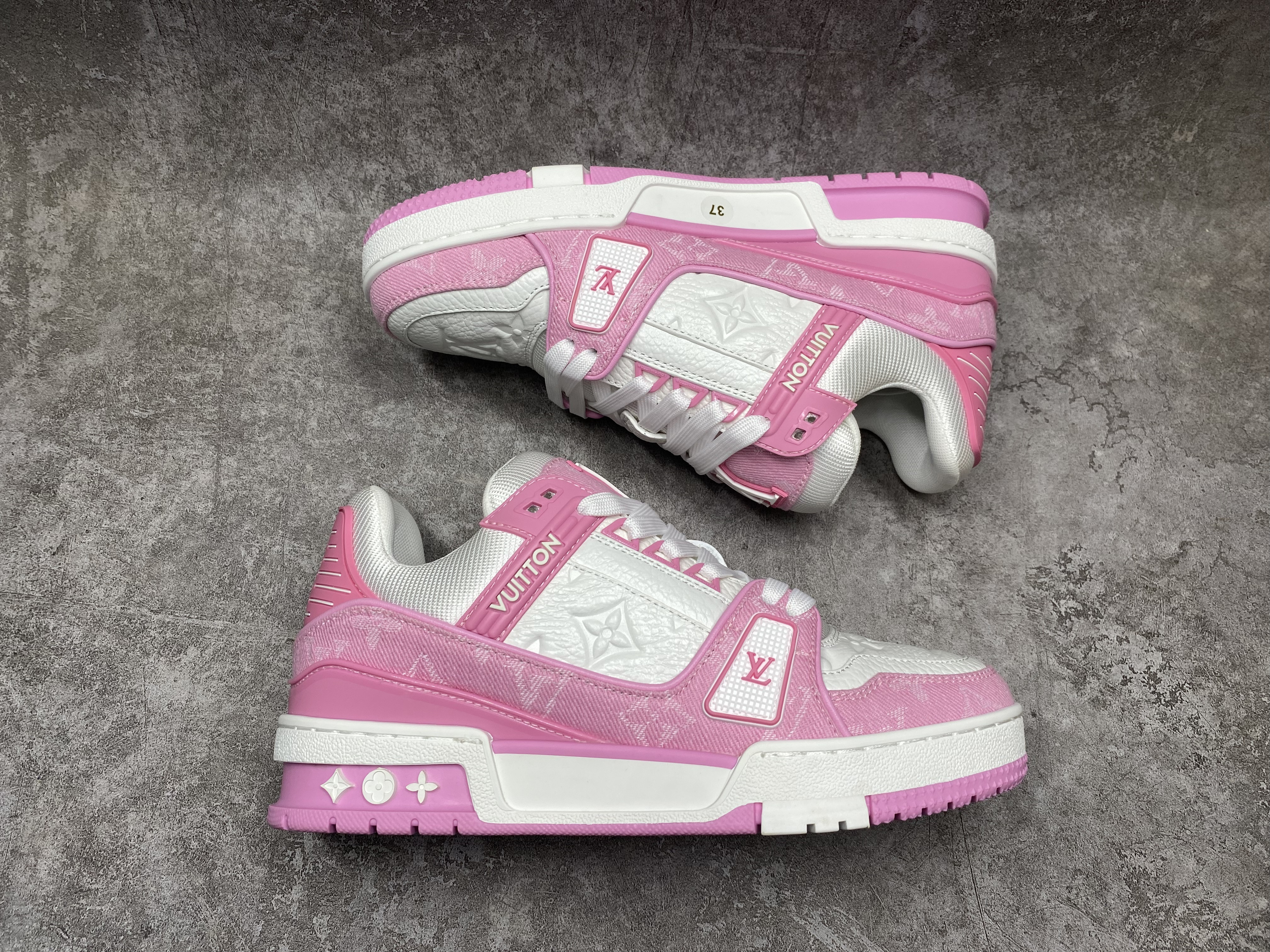 UA LV trainer Sneakers