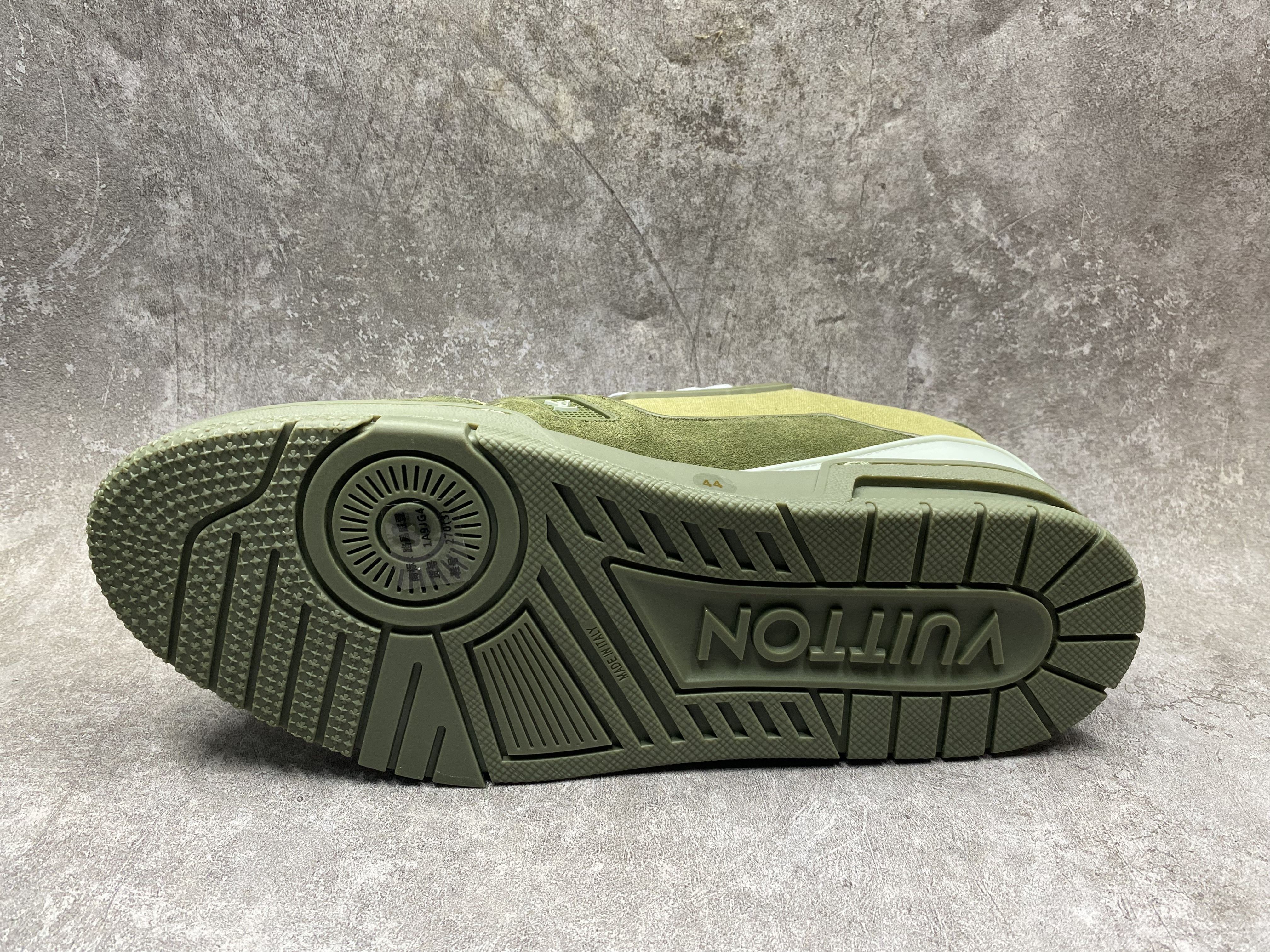 UA LV trainer Sneakers