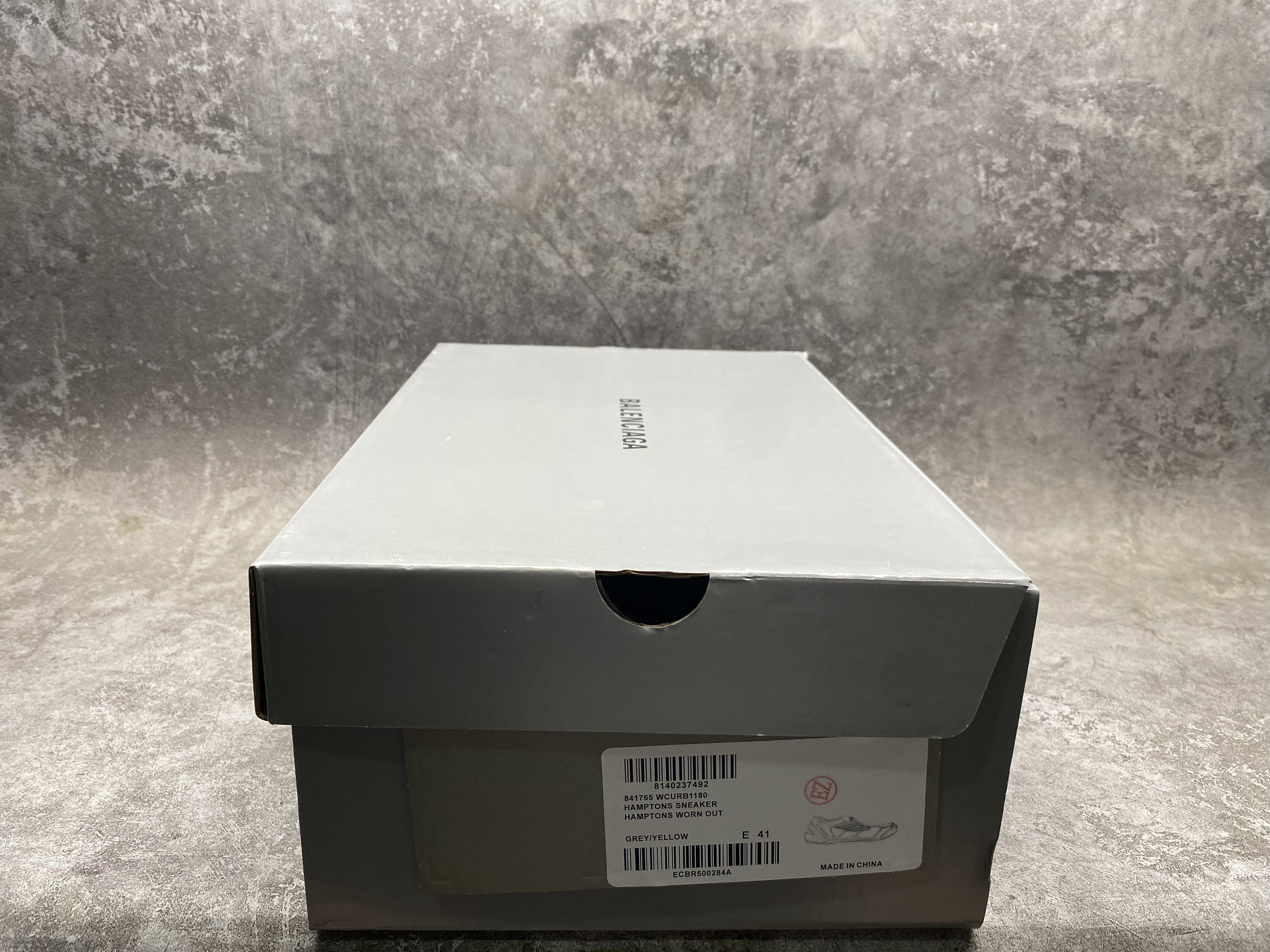 ua Ba*len*cia*ga hamptons worn-out sneaker in grey/yellow(run one size large)