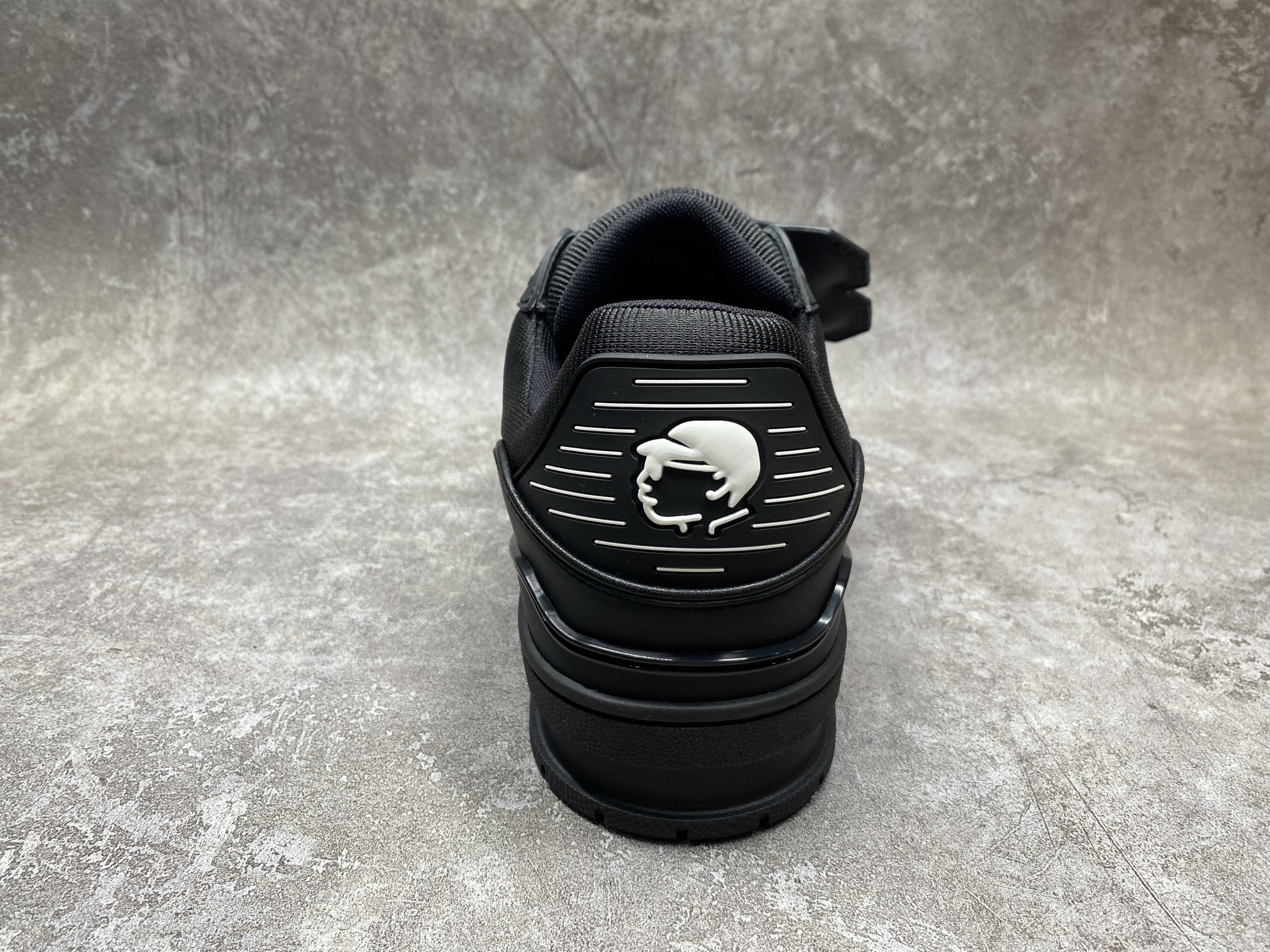 UA LV trainer Sneakers