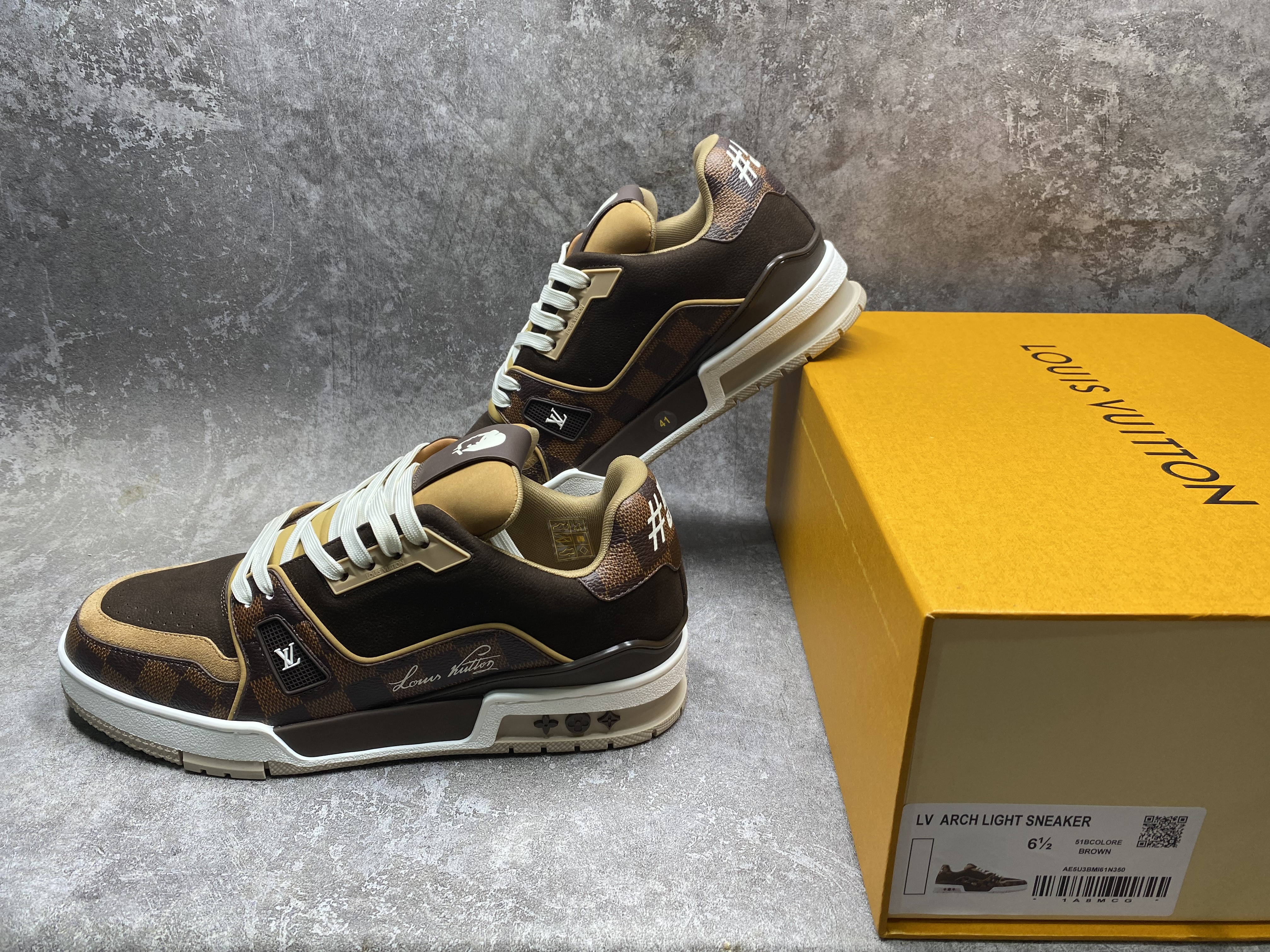 UA LV trainer Sneakers