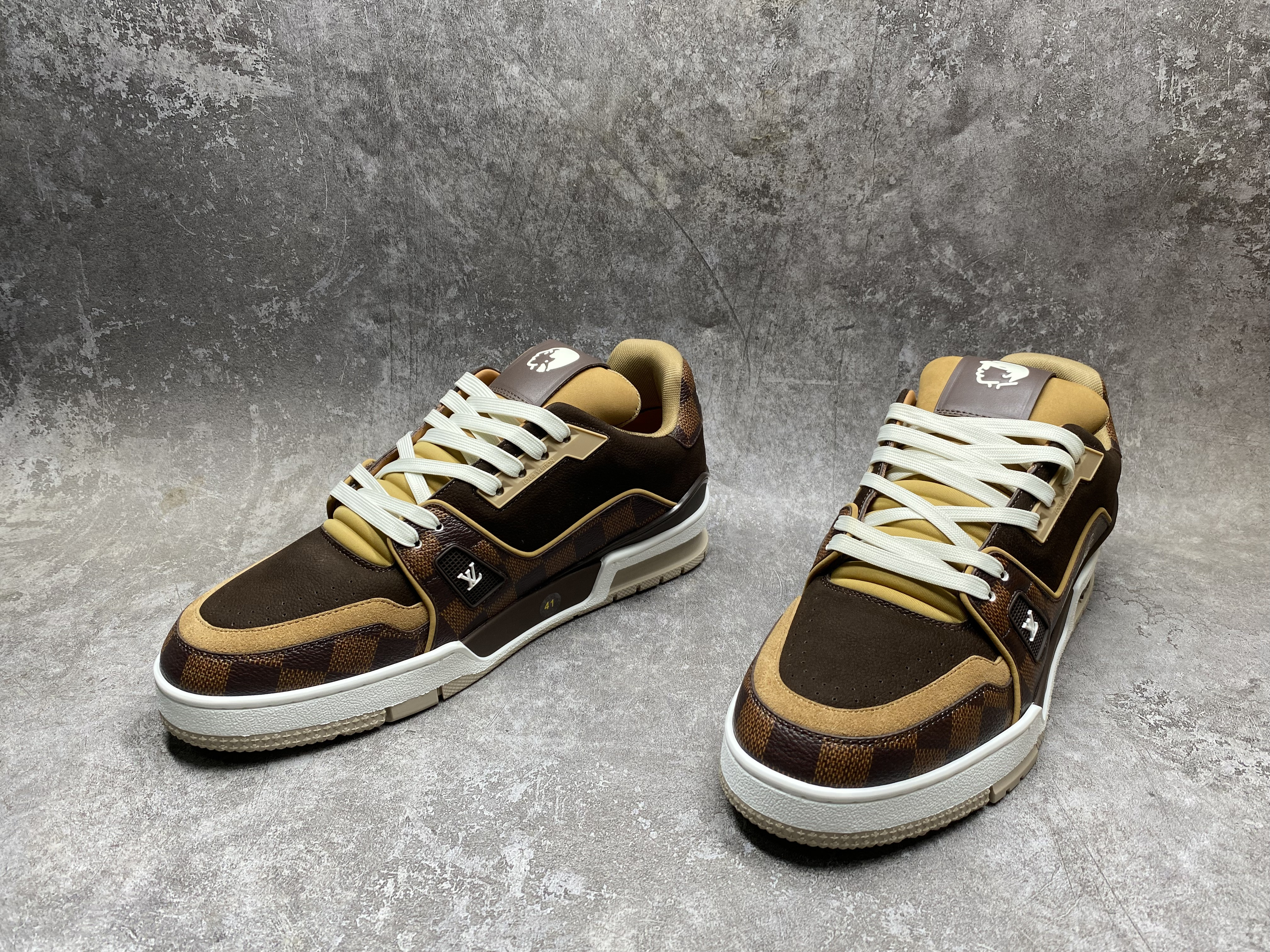 UA LV trainer Sneakers