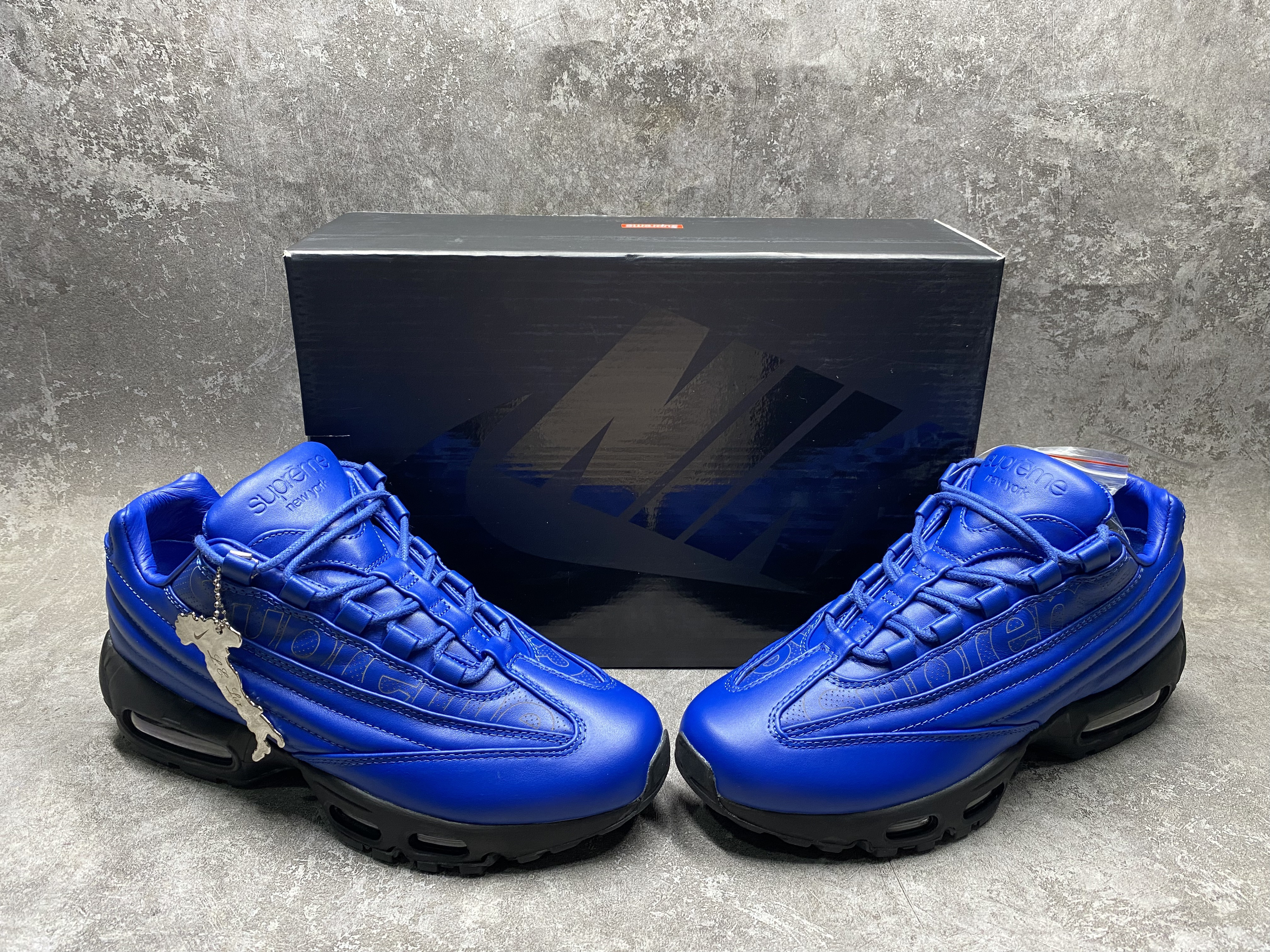 UA NIKE Air Max 95