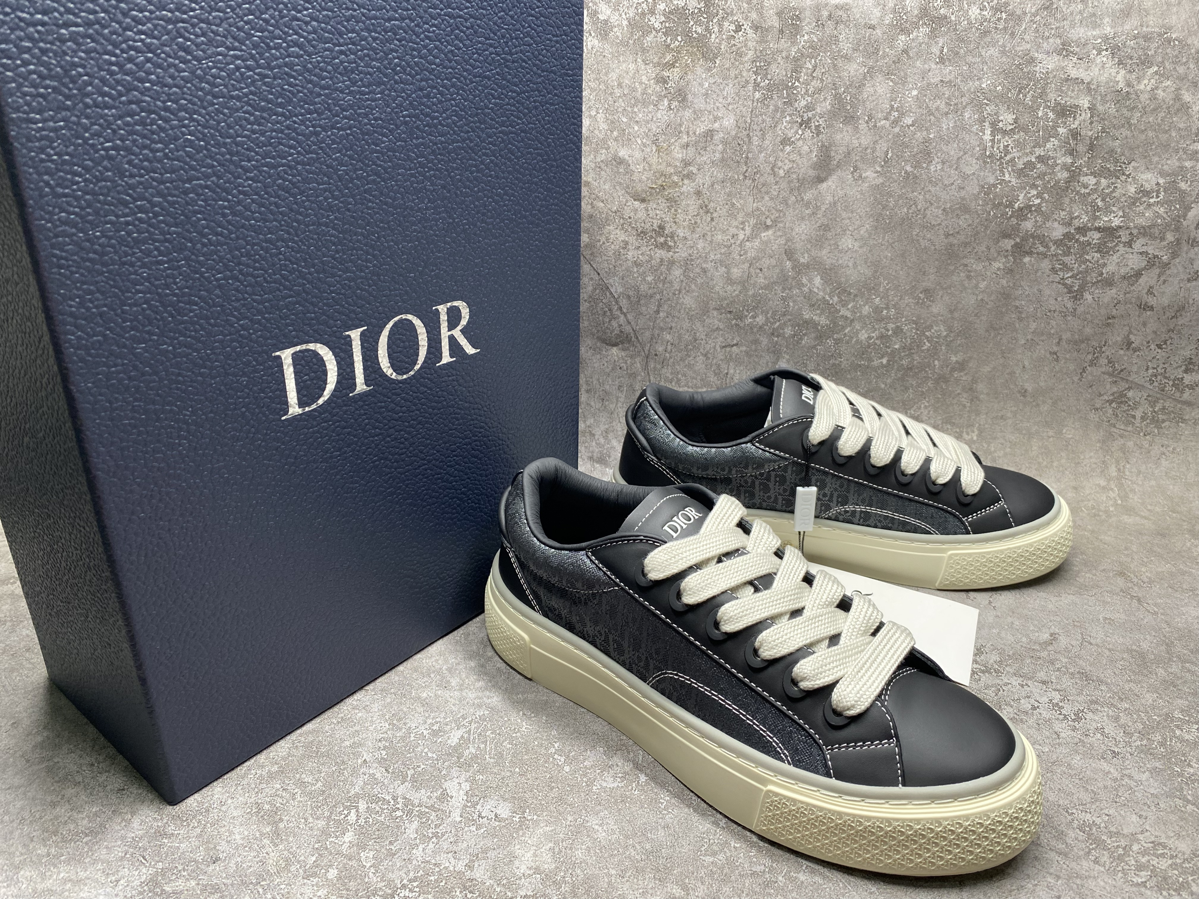 ua D*or b33 sneaker